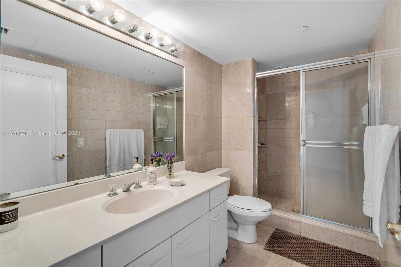 Small Image of 21205 YACHT CLUB DR #2605, Aventura Number 20