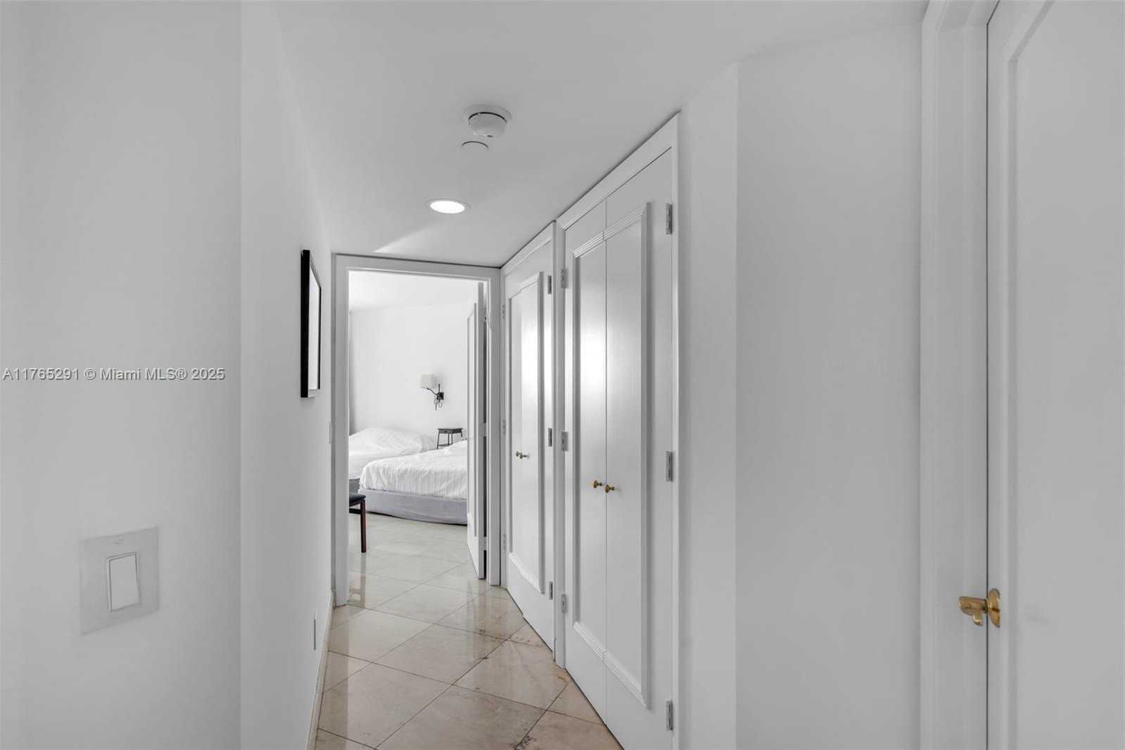 Small Image of 21205 YACHT CLUB DR #2605, Aventura Number 22