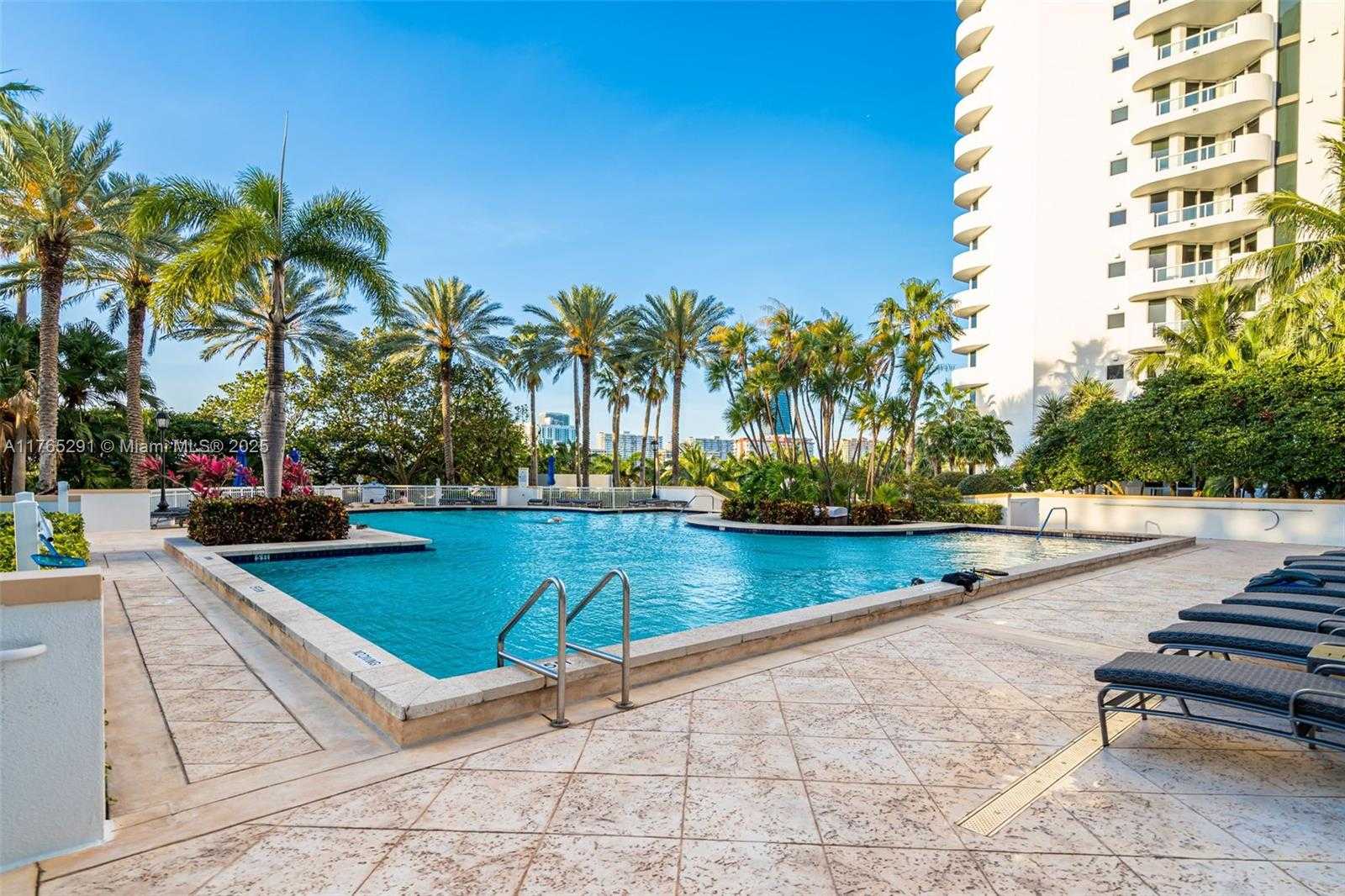 Small Image of 21205 YACHT CLUB DR #2605, Aventura Number 27