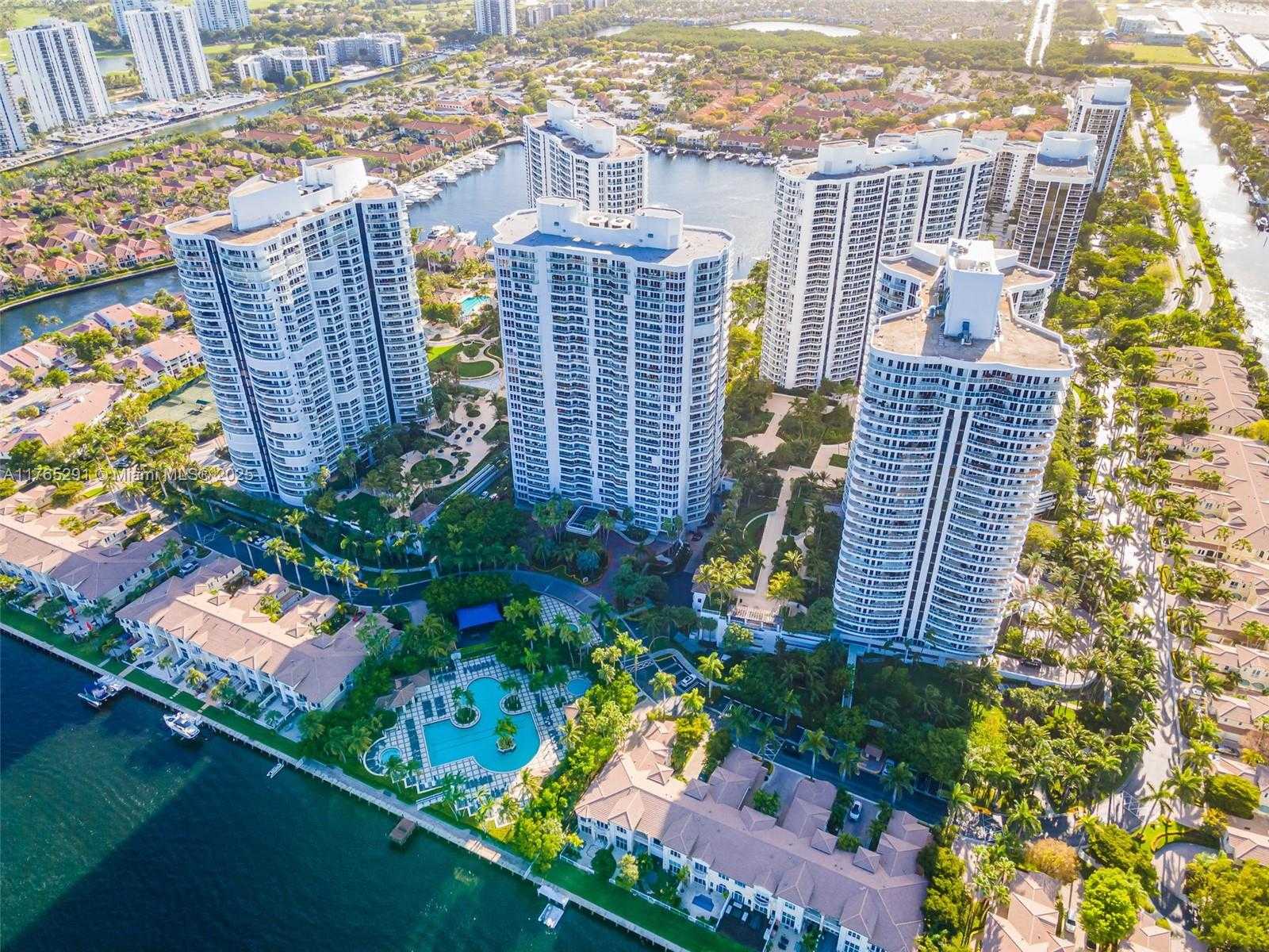 Small Image of 21205 YACHT CLUB DR #2605, Aventura Number 30