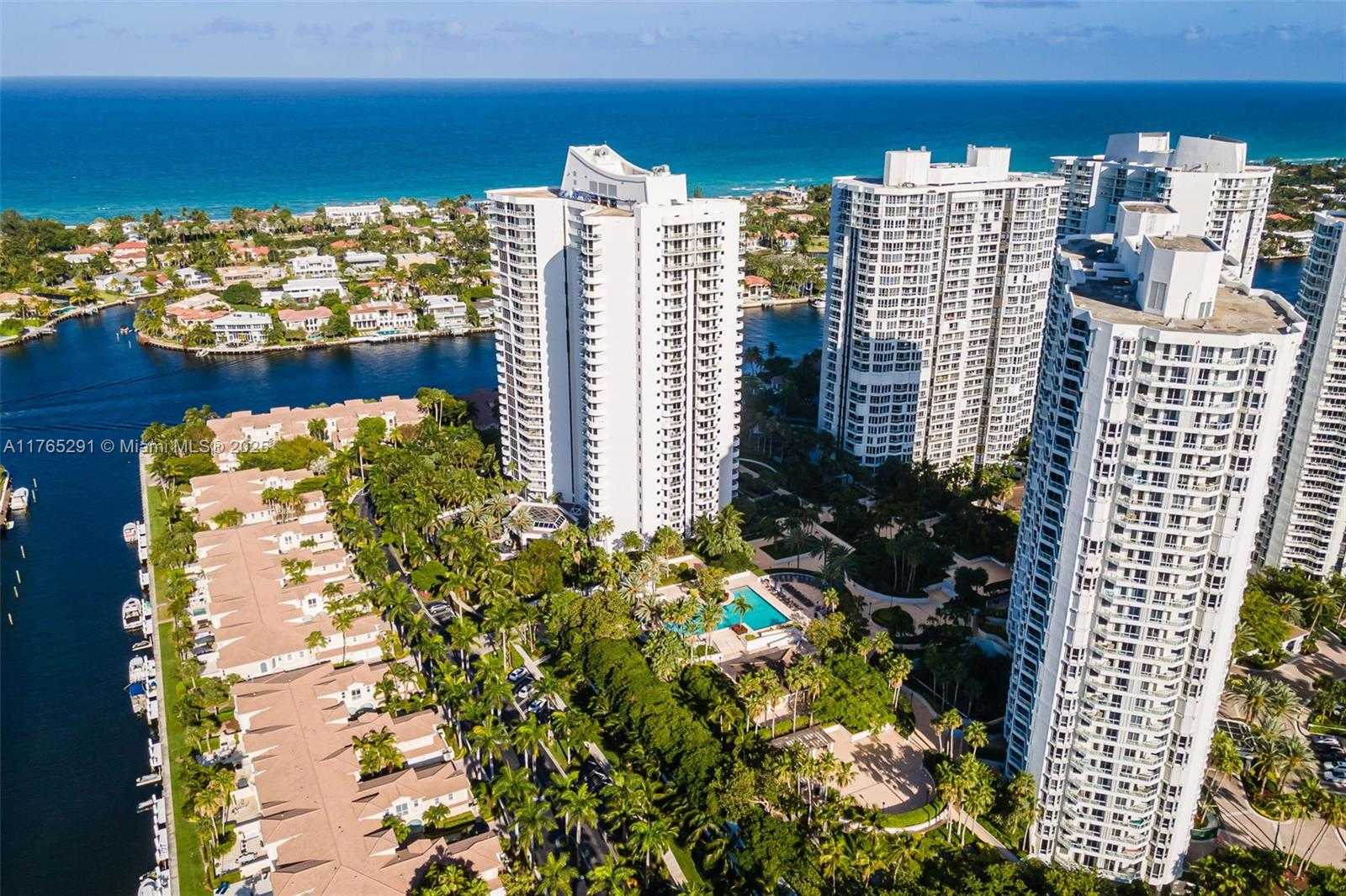 Small Image of 21205 YACHT CLUB DR #2605, Aventura Number 34