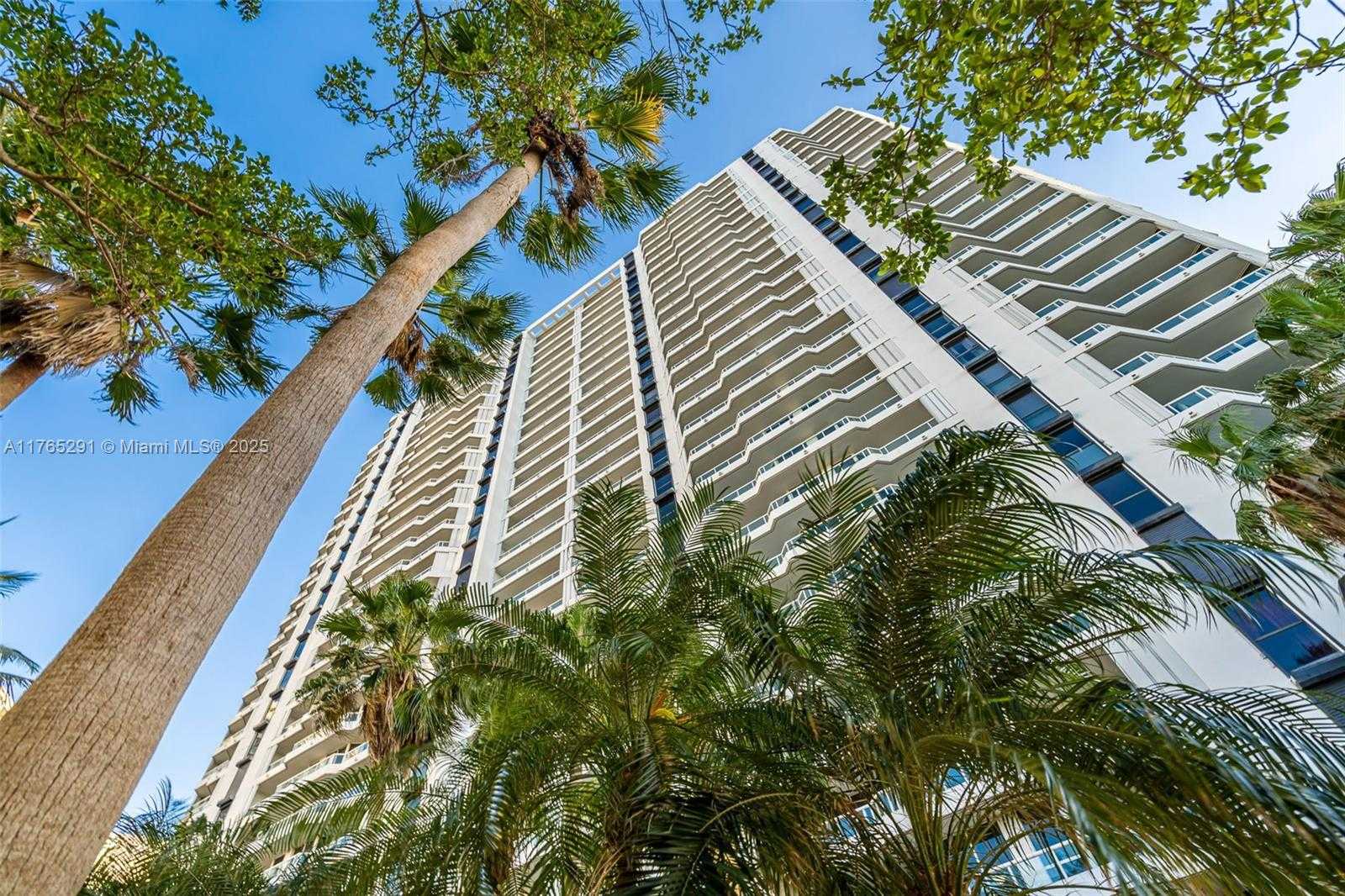 Small Image of 21205 YACHT CLUB DR #2605, Aventura Number 38
