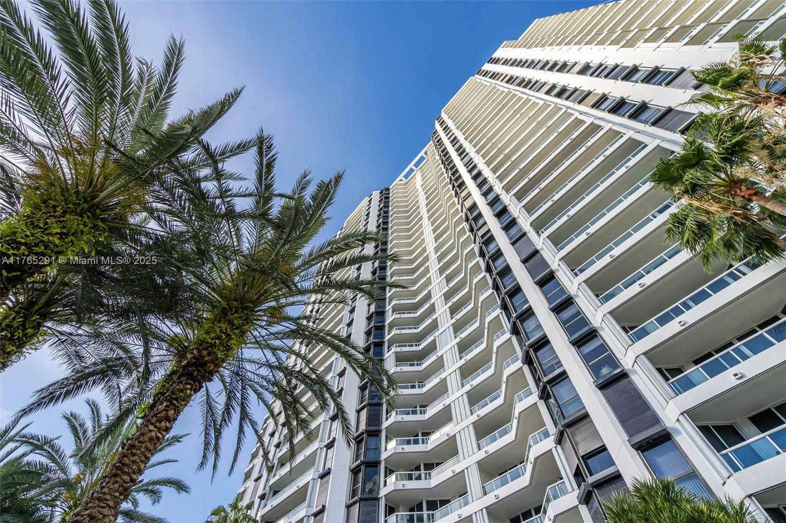 Small Image of 21205 YACHT CLUB DR #2605, Aventura Number 39