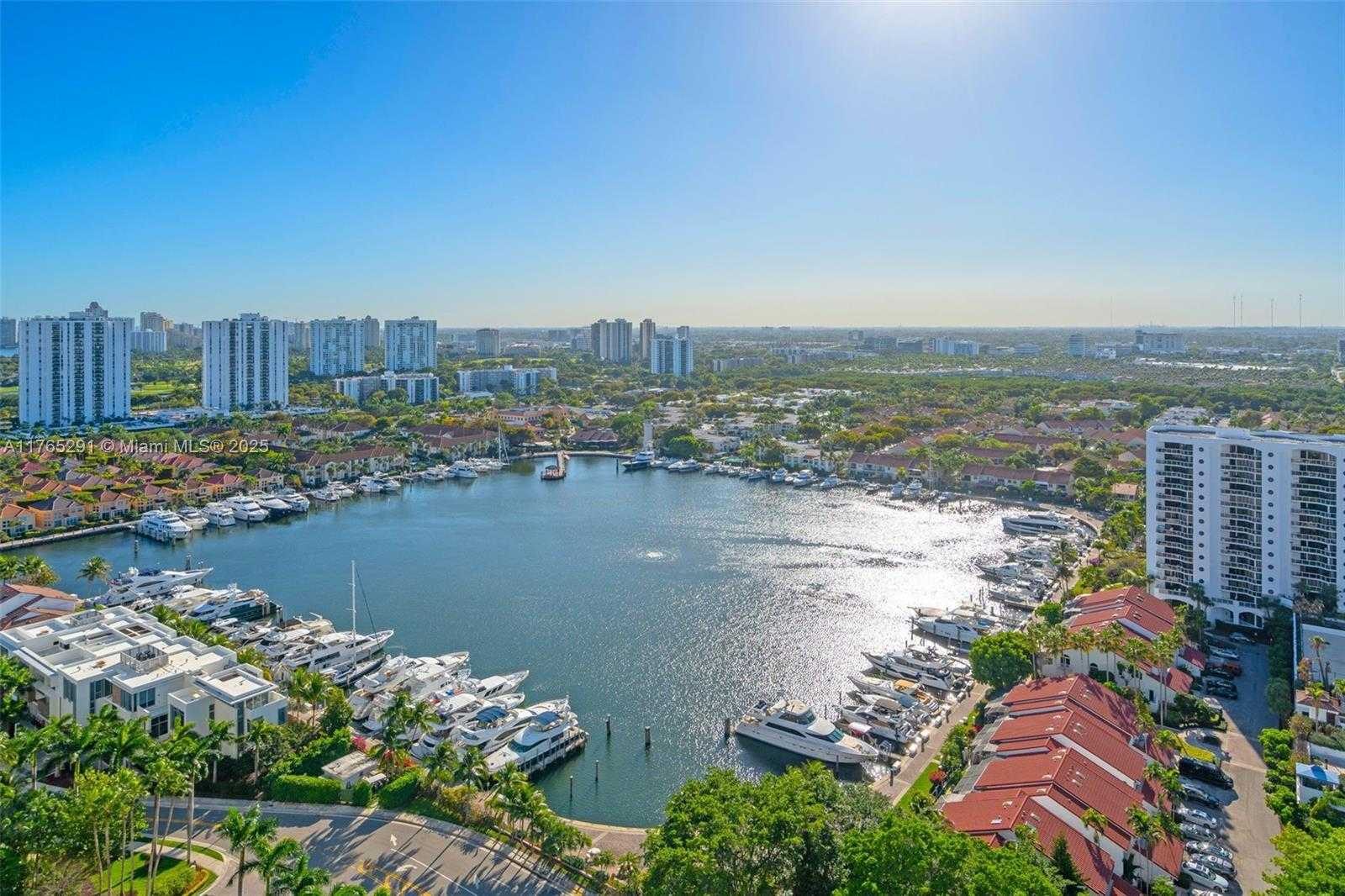 Small Image of 21205 YACHT CLUB DR #2605, Aventura Number 5