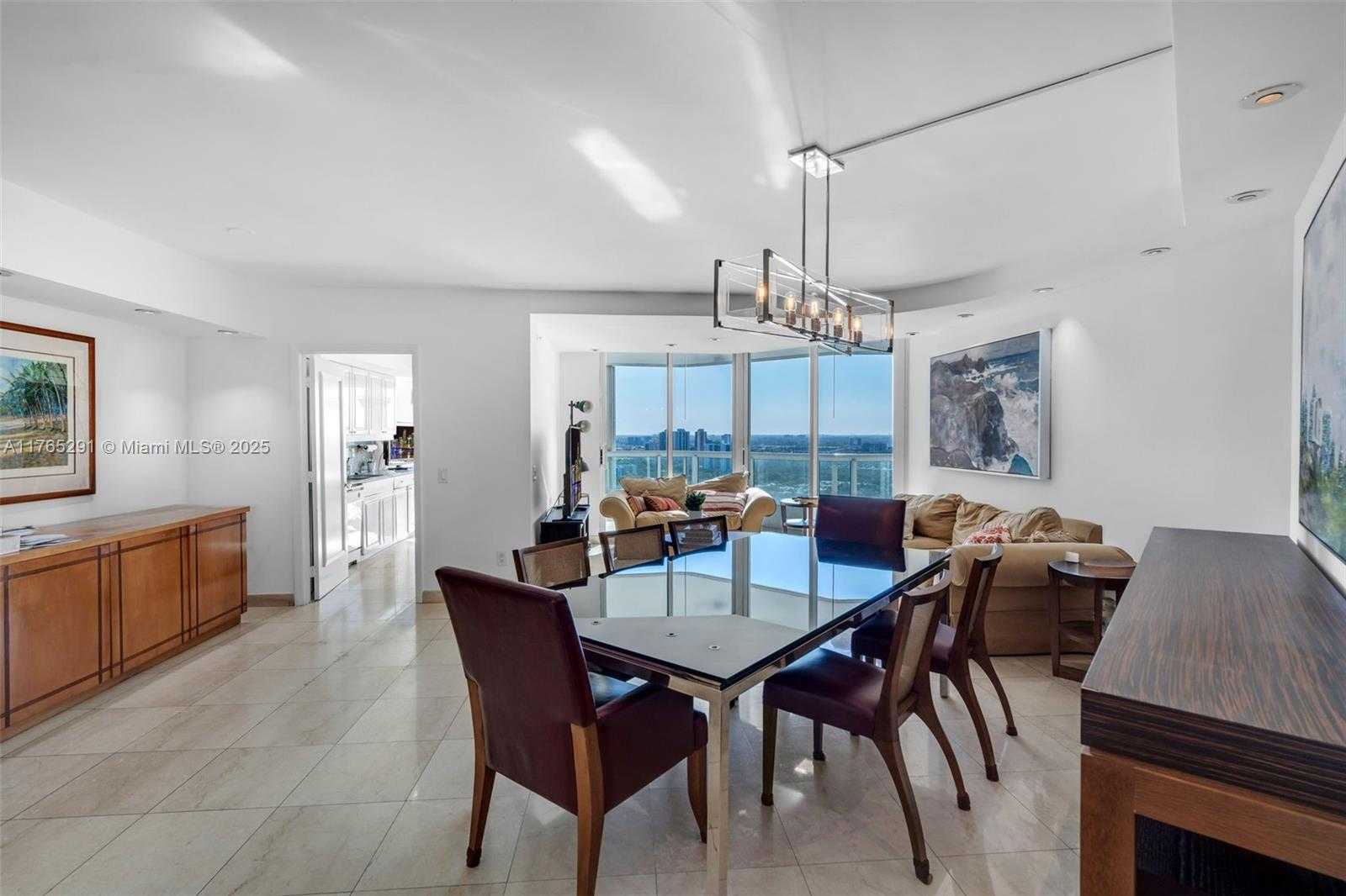 Small Image of 21205 YACHT CLUB DR #2605, Aventura Number 7