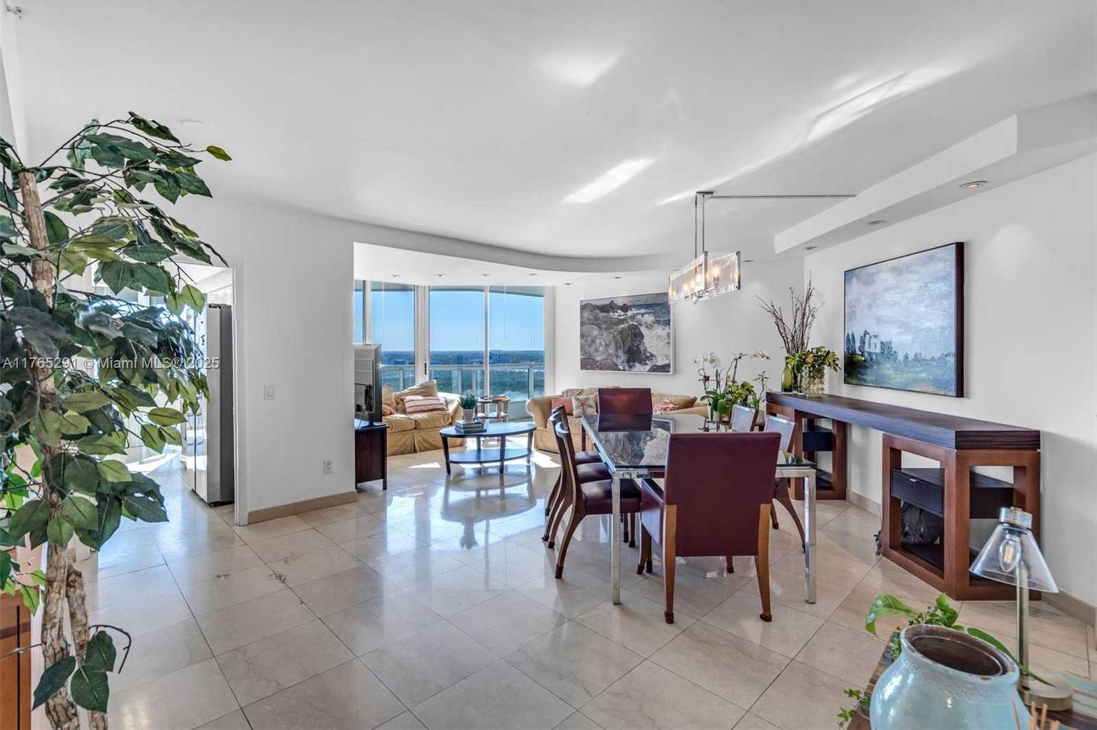 Small Image of 21205 YACHT CLUB DR #2605, Aventura Number 8