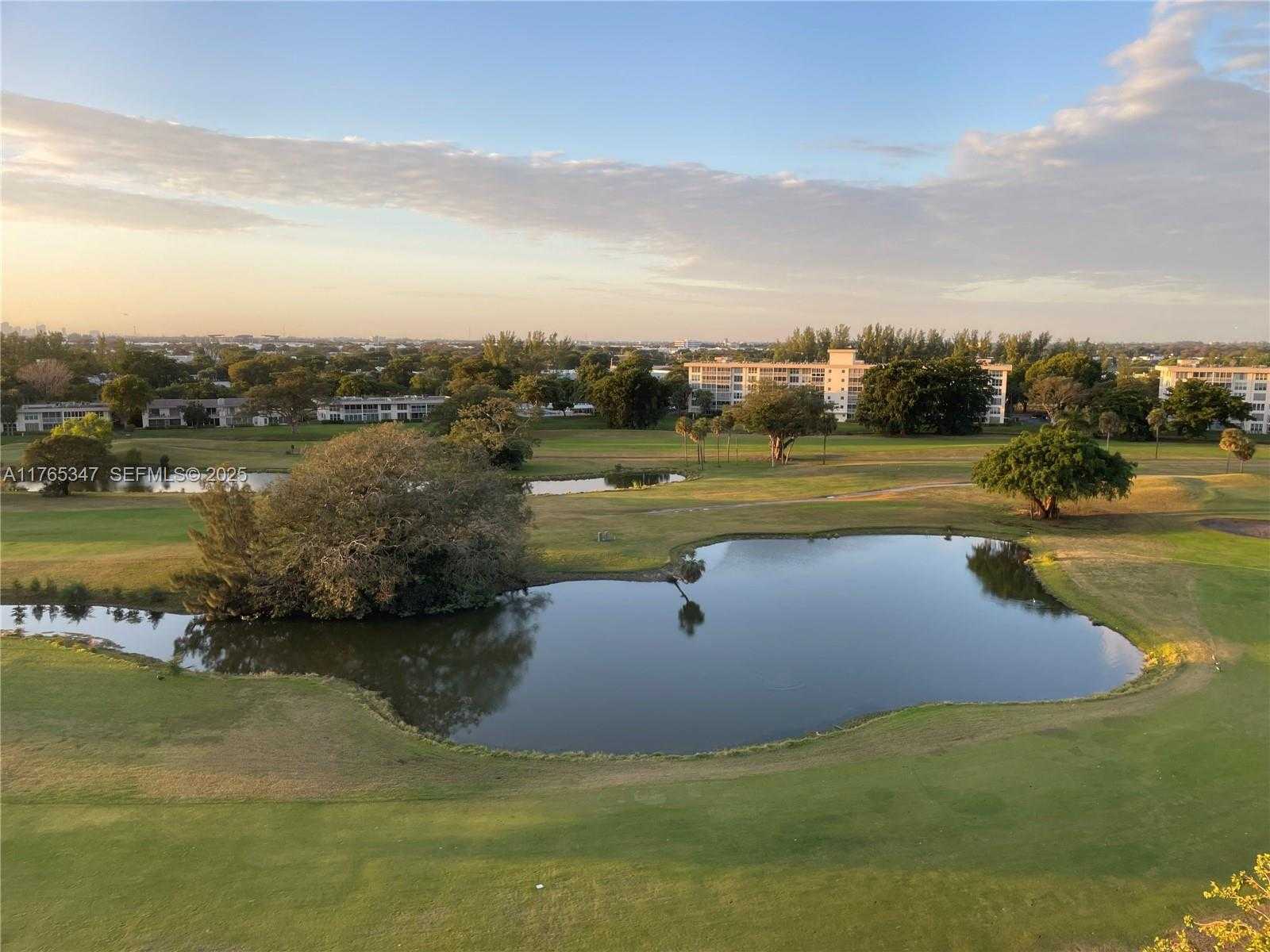 Small Image of 2681 SOUTH COURSE DR #912, Pompano Beach Number 16