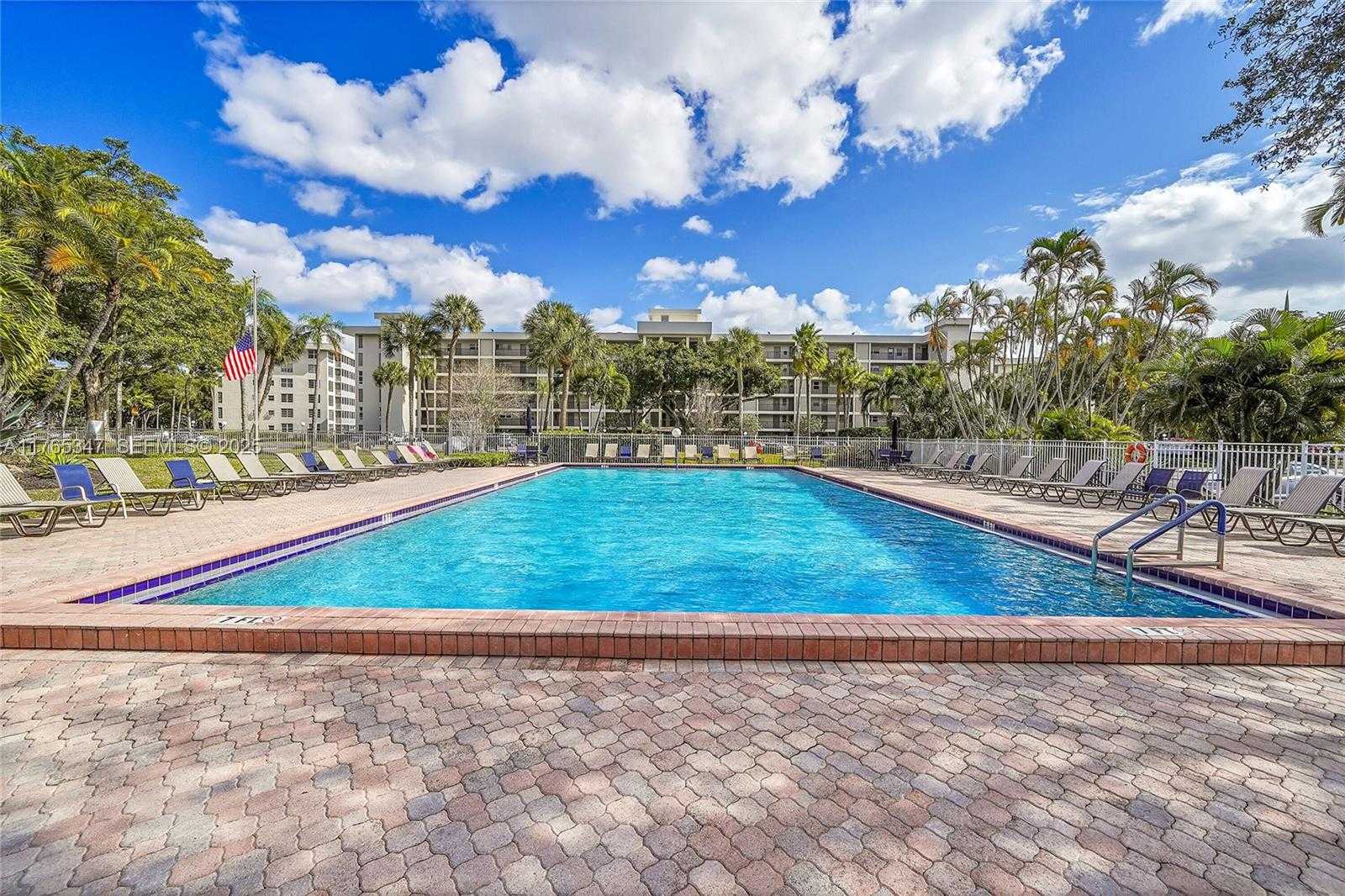 Small Image of 2681 SOUTH COURSE DR #912, Pompano Beach Number 32