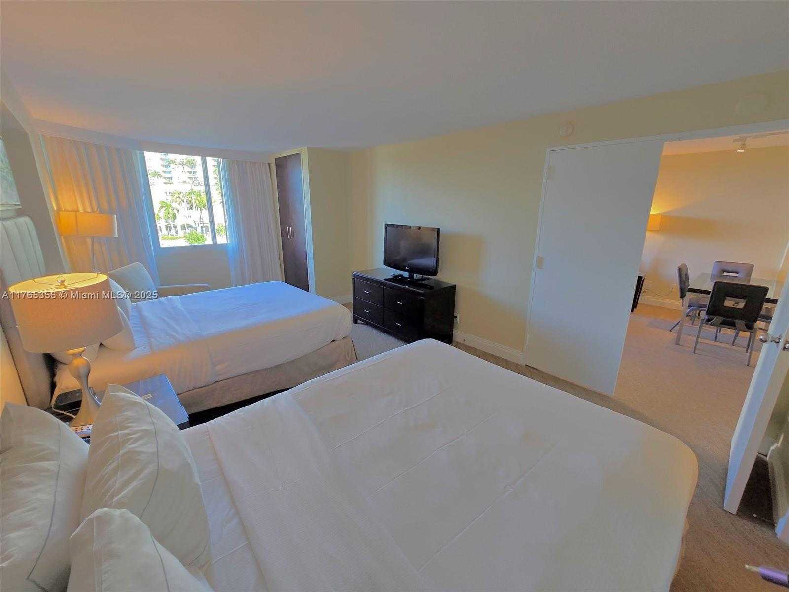 Small Image of 2670 Sunrise Blvd, Fort Lauderdale, FL 33304, USA Number 10