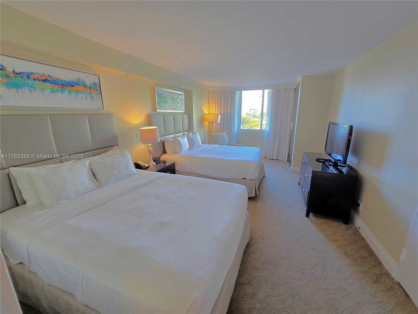Small Image of 2670 Sunrise Blvd, Fort Lauderdale, FL 33304, USA Number 13