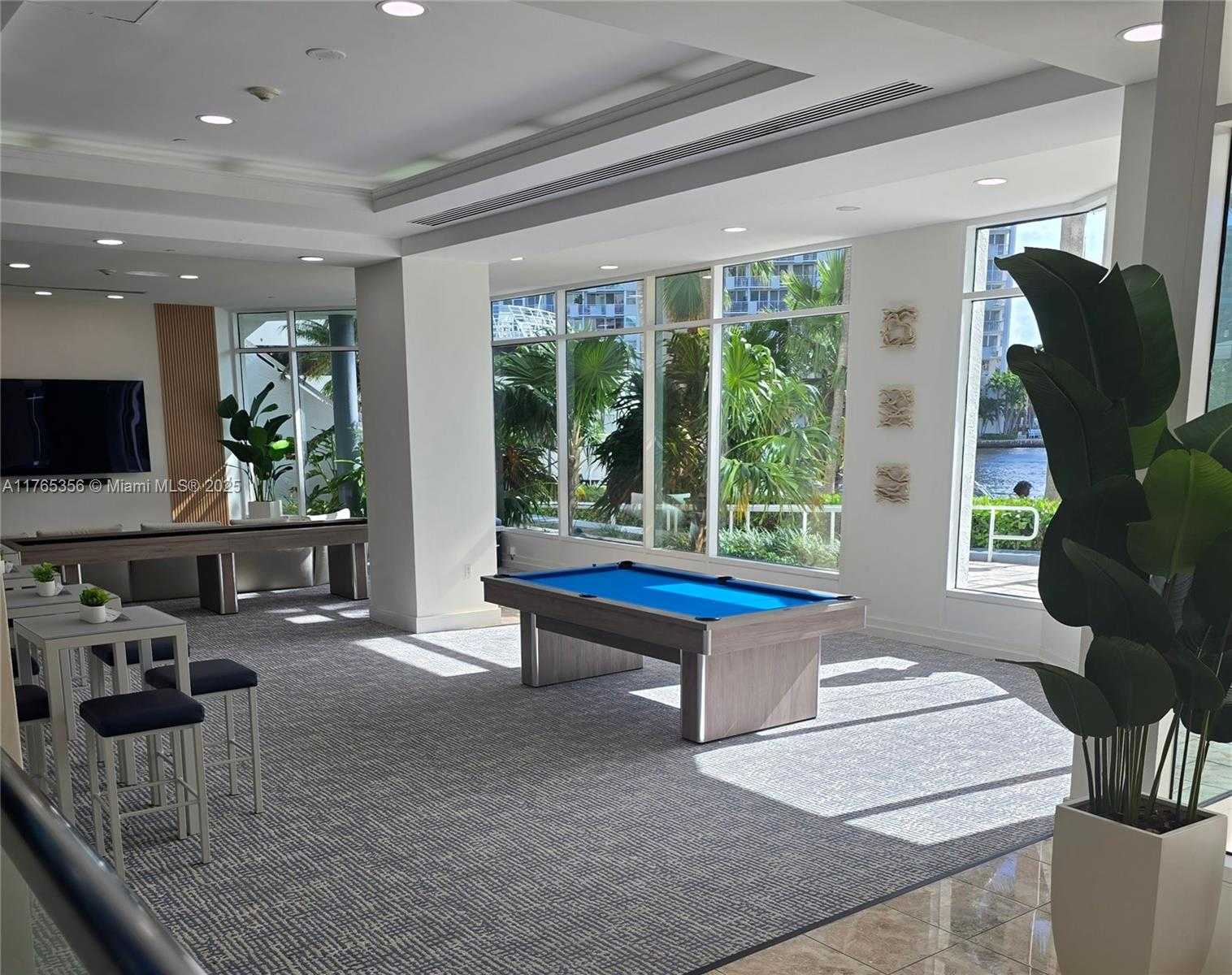 Small Image of 2670 Sunrise Blvd, Fort Lauderdale, FL 33304, USA Number 16