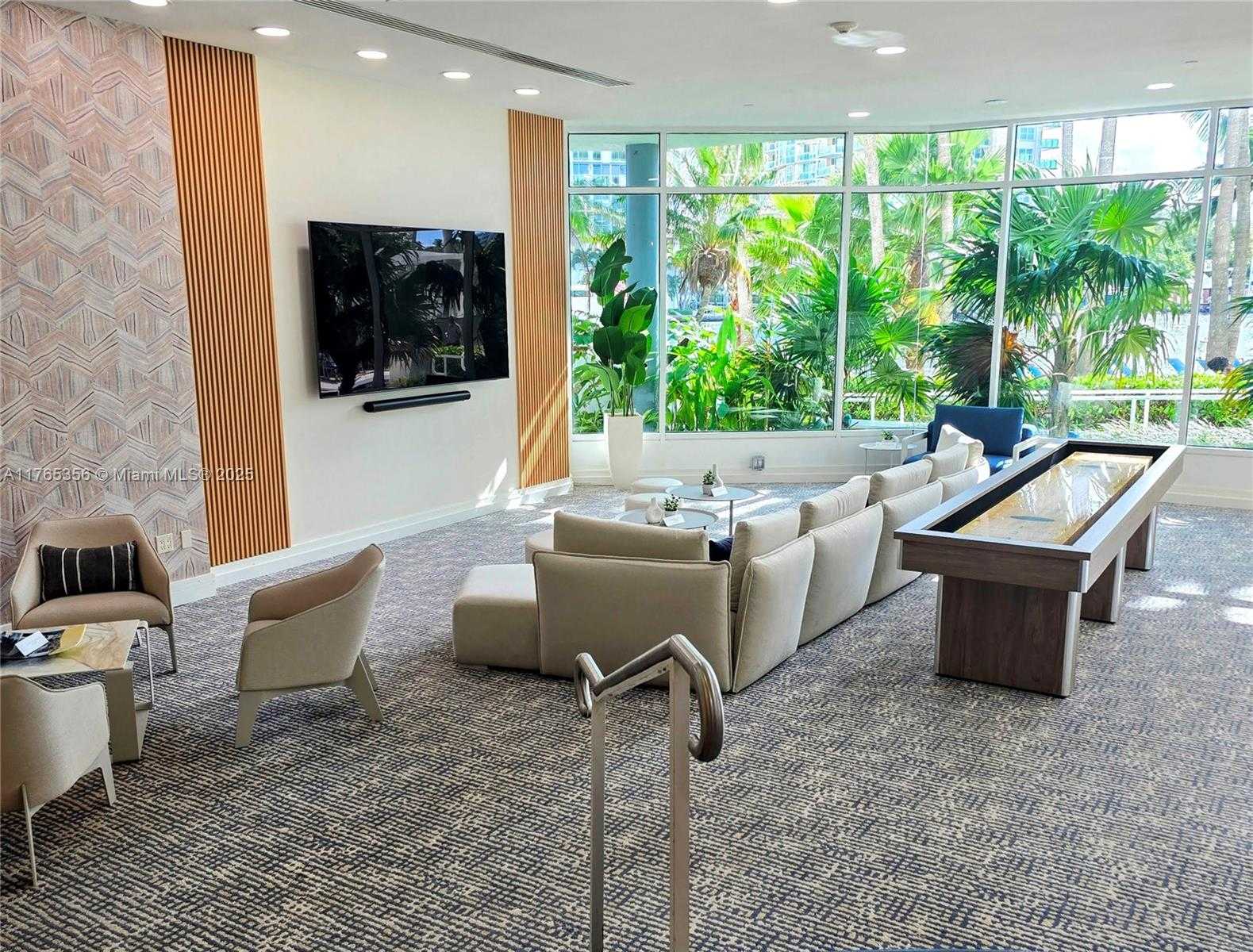 Small Image of 2670 Sunrise Blvd, Fort Lauderdale, FL 33304, USA Number 17