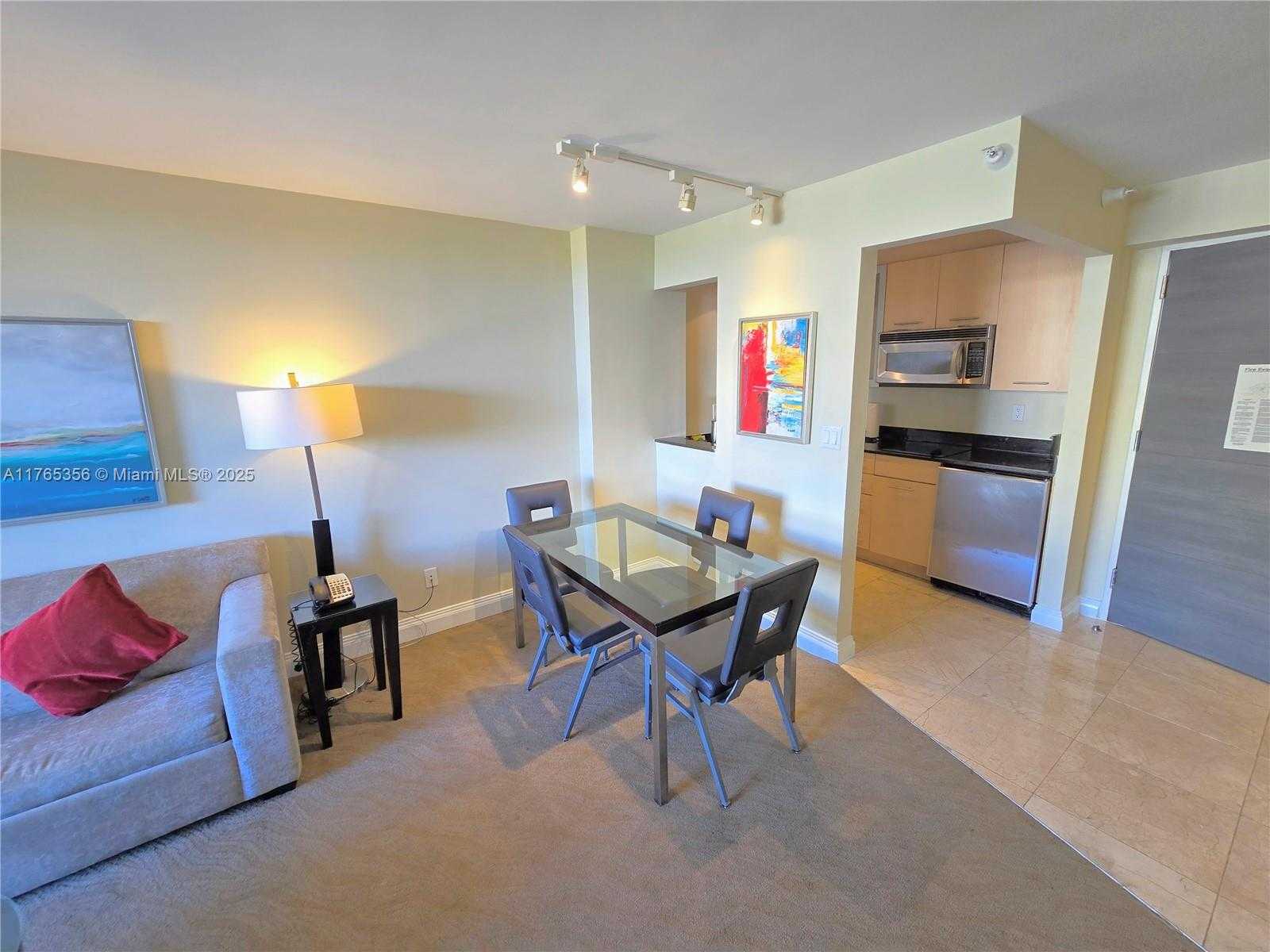 Small Image of 2670 Sunrise Blvd, Fort Lauderdale, FL 33304, USA Number 2