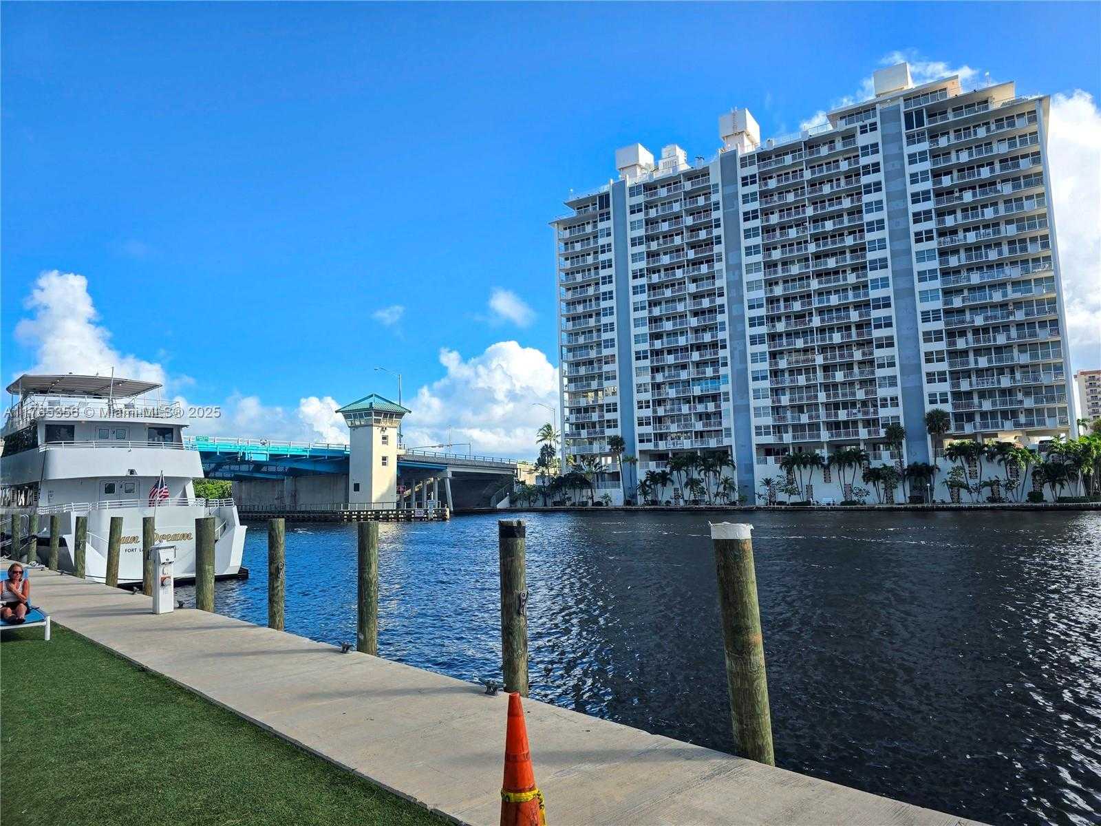 Small Image of 2670 Sunrise Blvd, Fort Lauderdale, FL 33304, USA Number 20