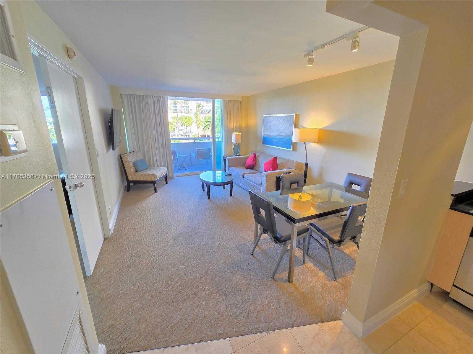 Small Image of 2670 Sunrise Blvd, Fort Lauderdale, FL 33304, USA Number 7