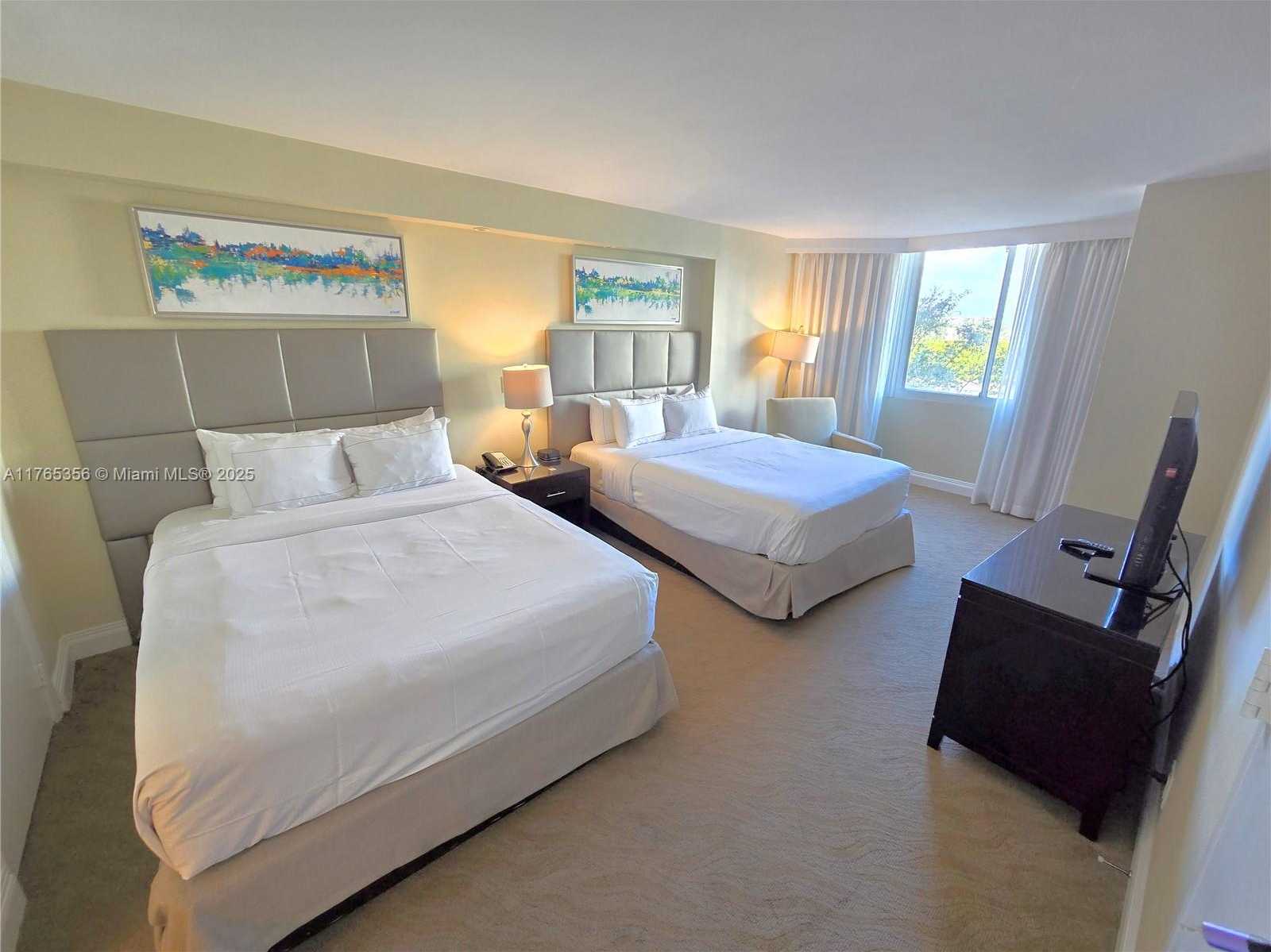 Small Image of 2670 Sunrise Blvd, Fort Lauderdale, FL 33304, USA Number 8