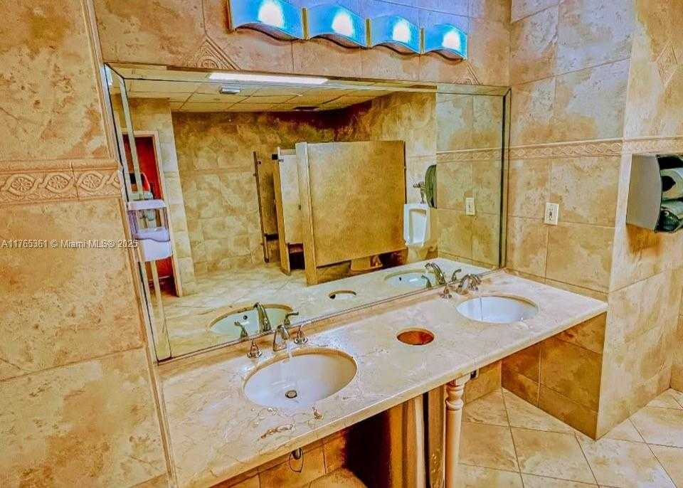 Small Image of 2030 SOUTH OCEAN DR #327, Hallandale Beach Number 28
