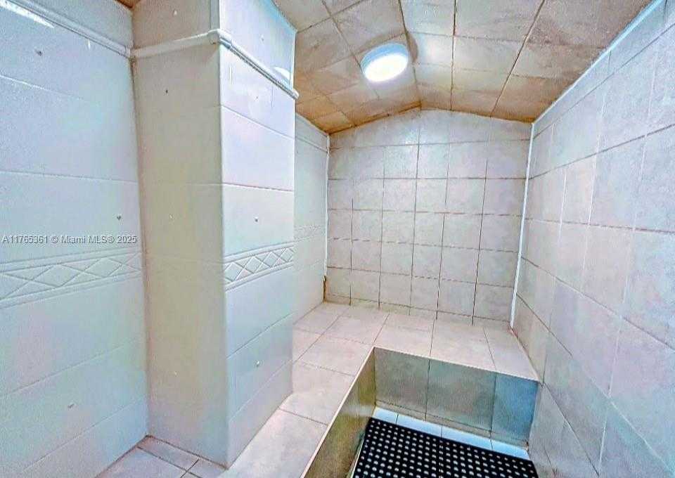Small Image of 2030 SOUTH OCEAN DR #327, Hallandale Beach Number 30