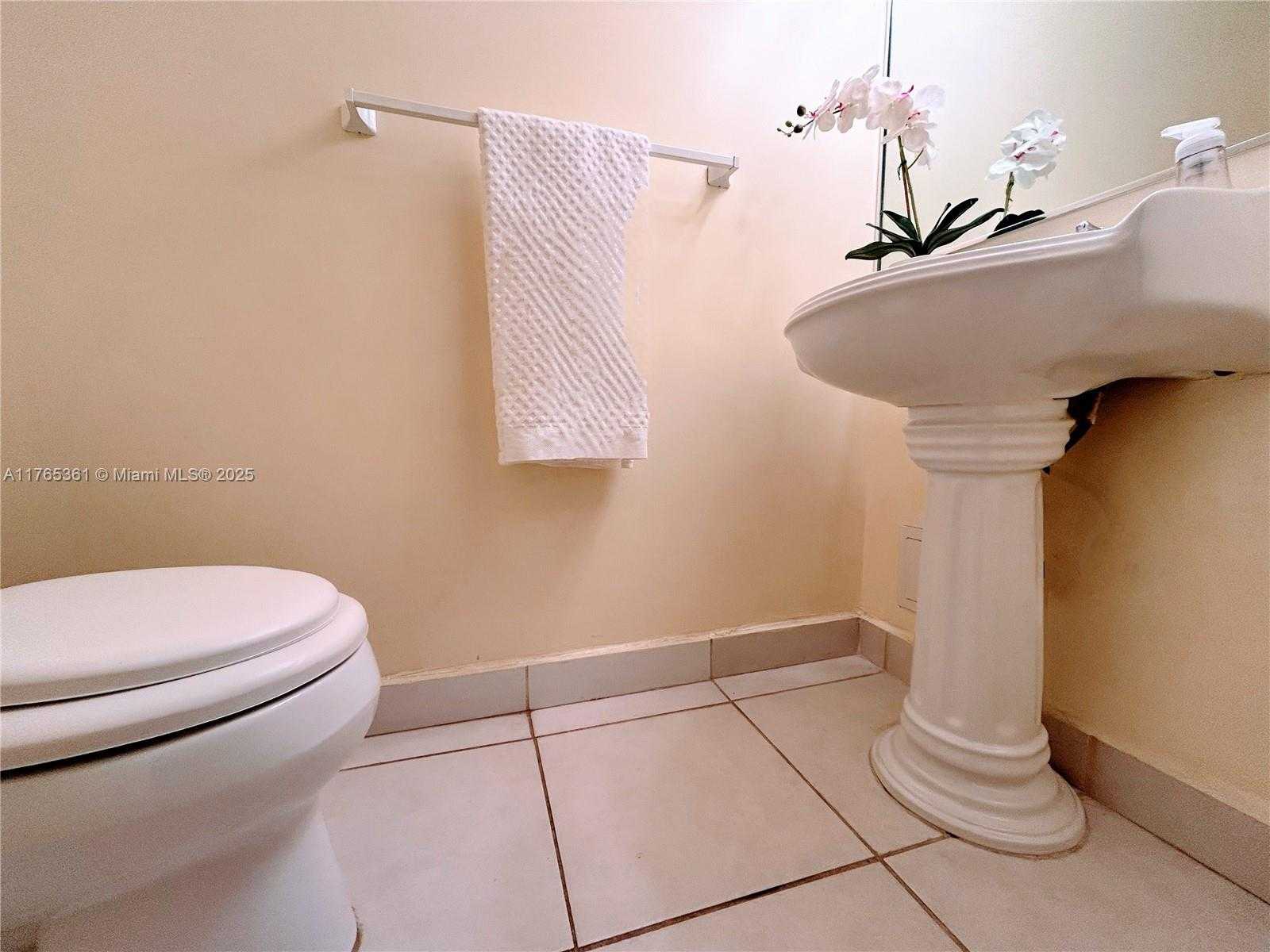Small Image of 2030 SOUTH OCEAN DR #327, Hallandale Beach Number 39