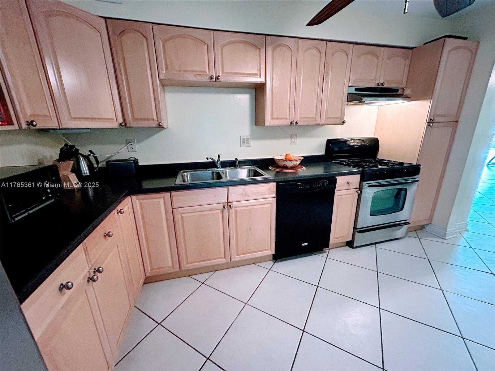 Small Image of 2030 SOUTH OCEAN DR #327, Hallandale Beach Number 49