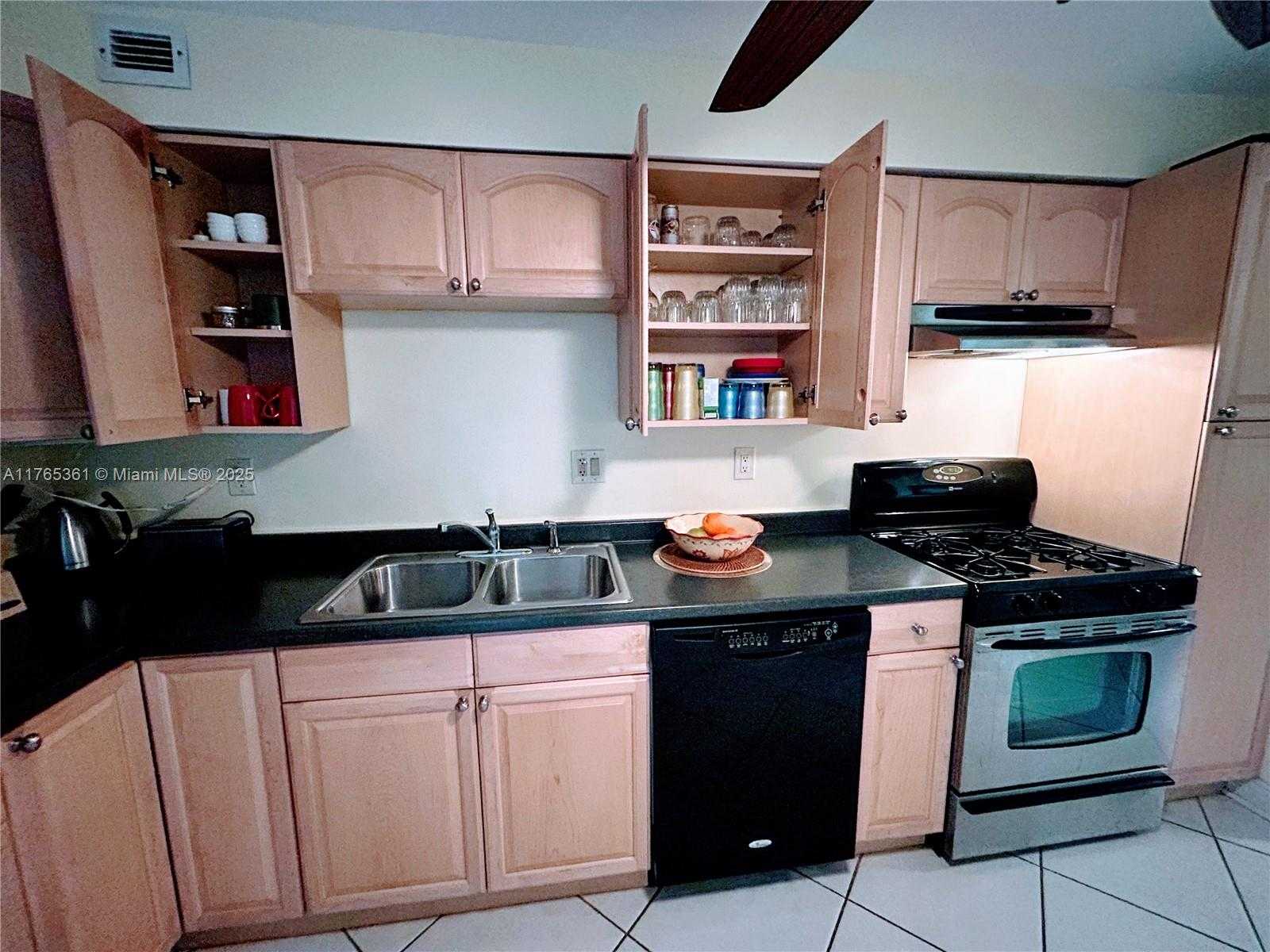 Small Image of 2030 SOUTH OCEAN DR #327, Hallandale Beach Number 52