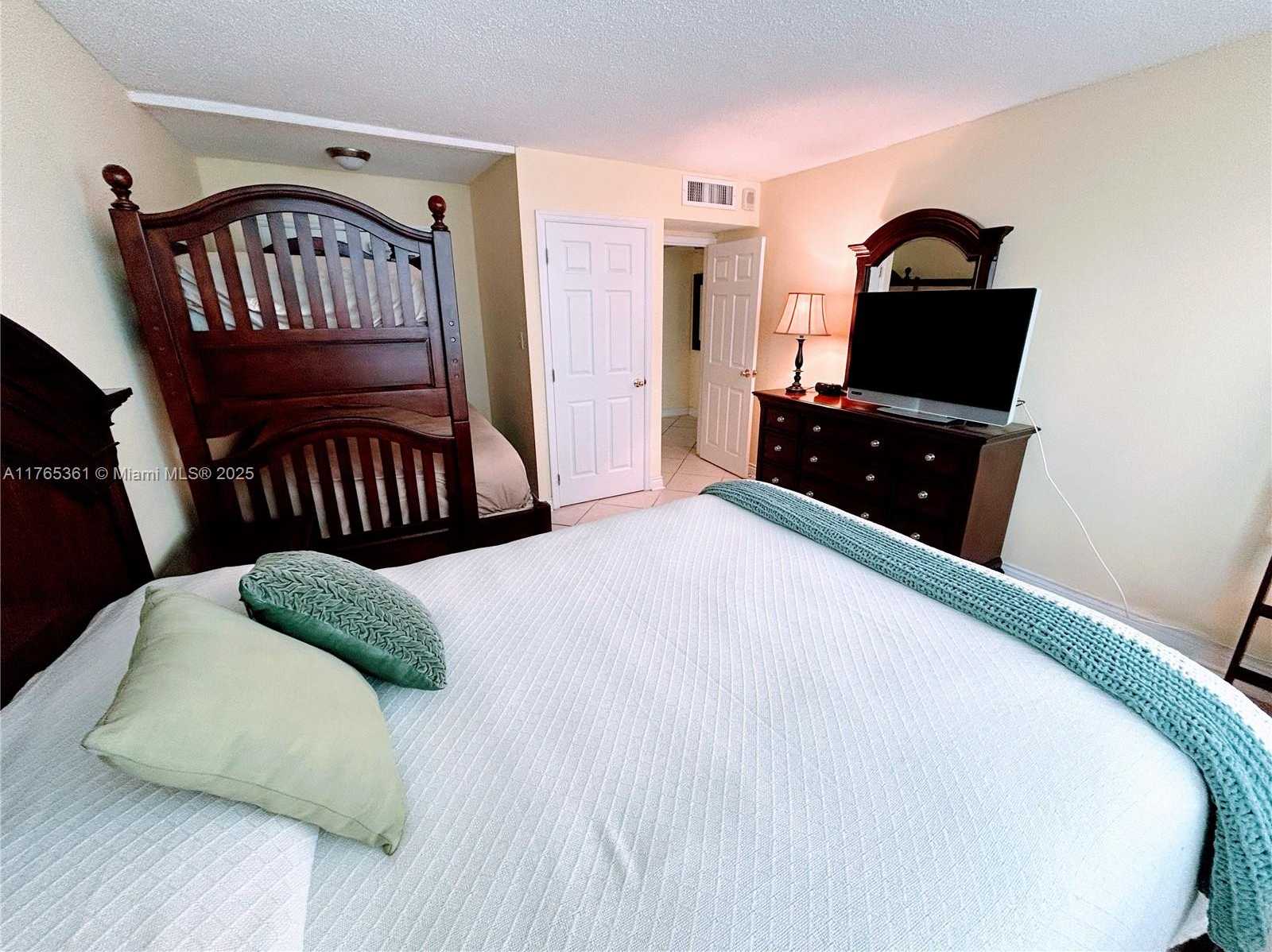 Small Image of 2030 SOUTH OCEAN DR #327, Hallandale Beach Number 67