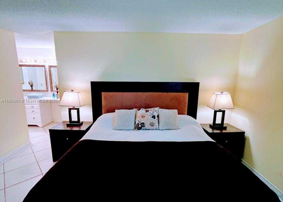 Small Image of 2030 SOUTH OCEAN DR #327, Hallandale Beach Number 77