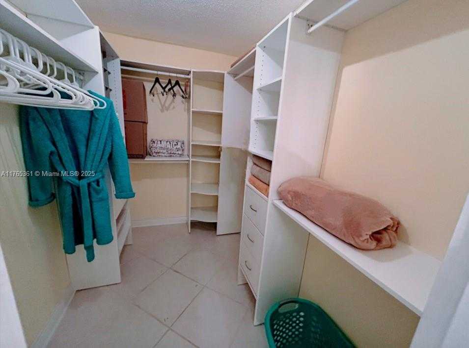 Small Image of 2030 SOUTH OCEAN DR #327, Hallandale Beach Number 85