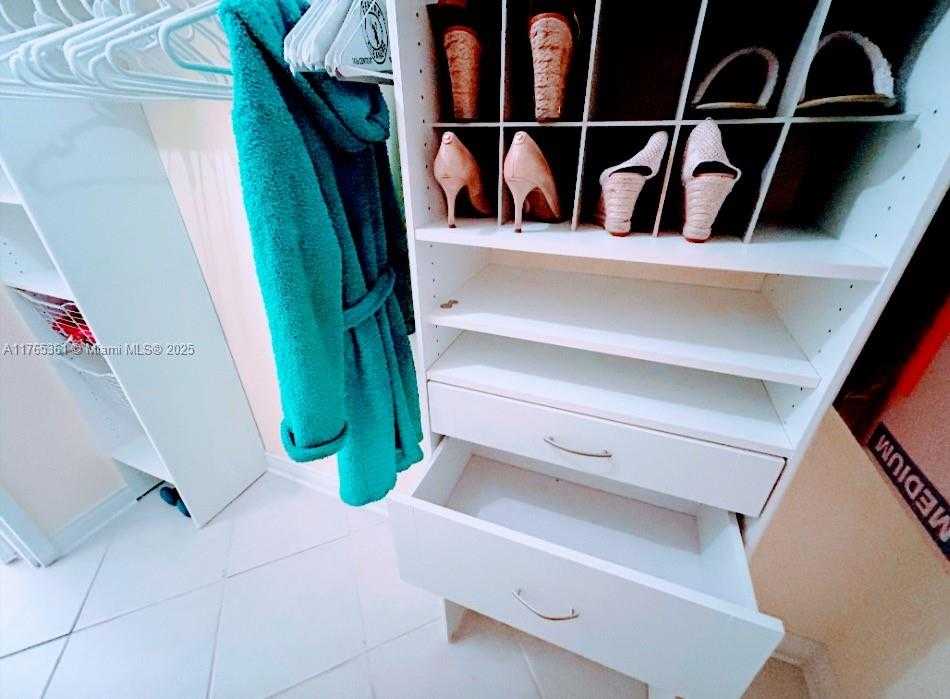 Small Image of 2030 SOUTH OCEAN DR #327, Hallandale Beach Number 86