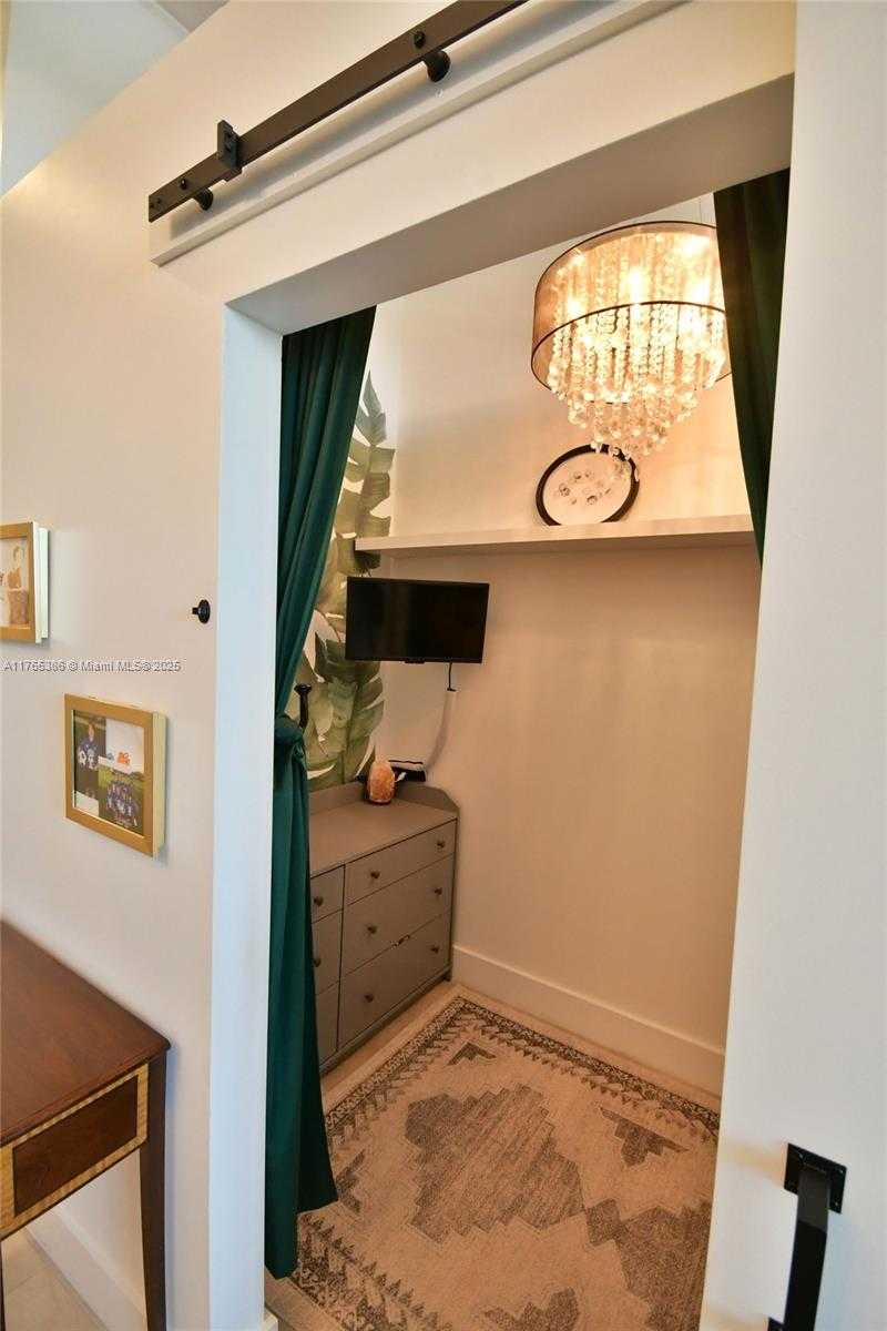 Small Image of 3029 NORTH EAST 188TH ST #902, Aventura Number 21