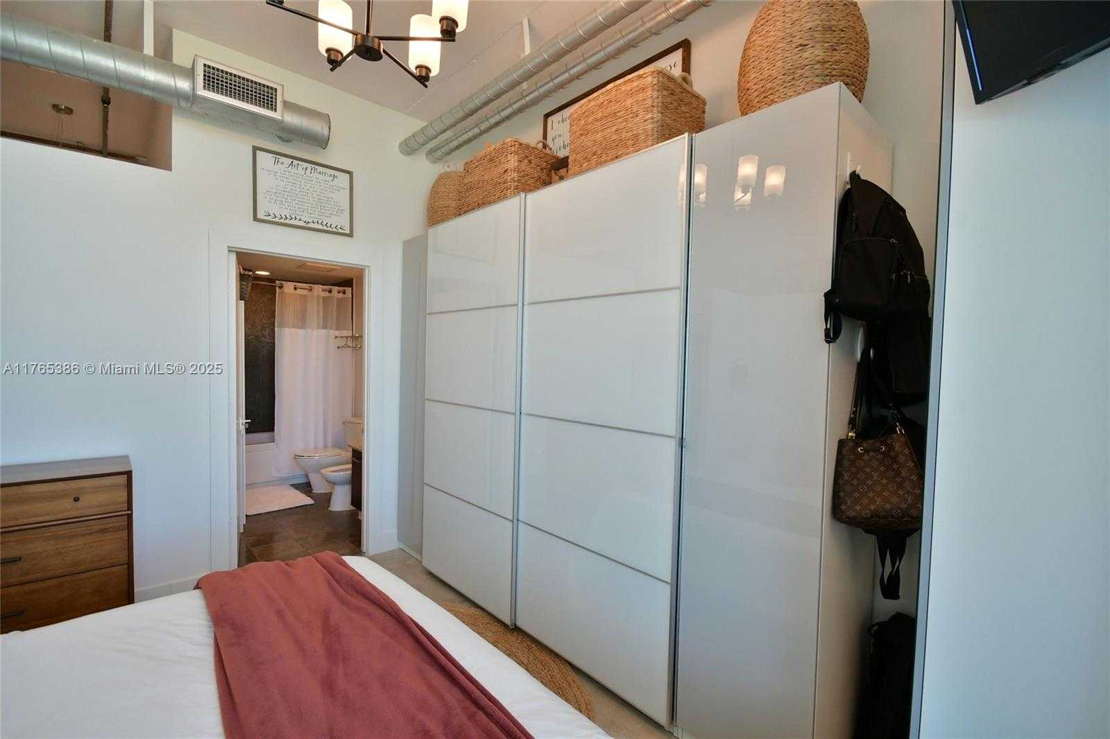 Small Image of 3029 NORTH EAST 188TH ST #902, Aventura Number 32