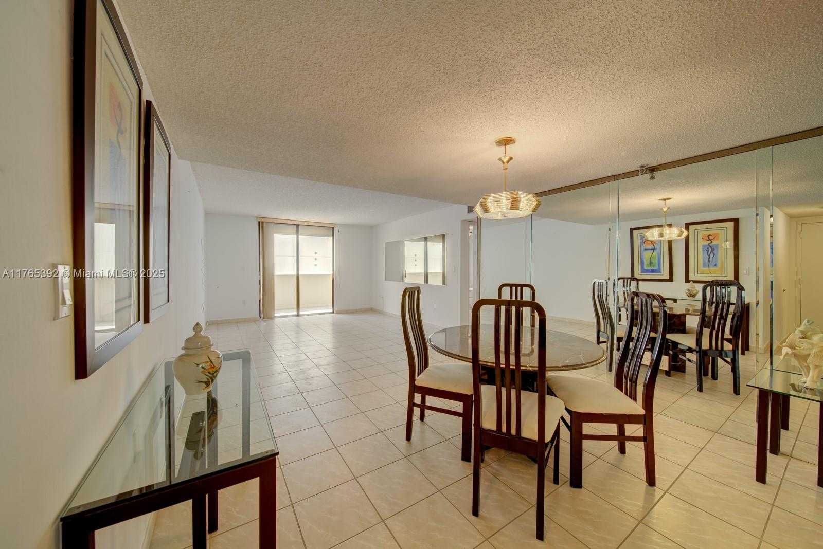Small Image of 1623 COLLINS AVE #512, Miami Beach Number 17