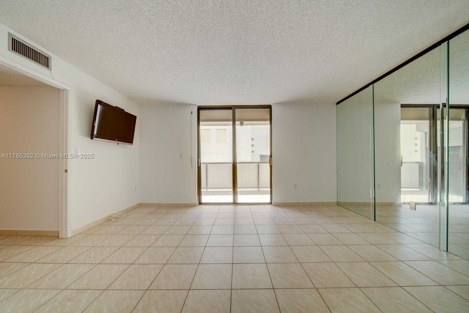 Small Image of 1623 COLLINS AVE #512, Miami Beach Number 24