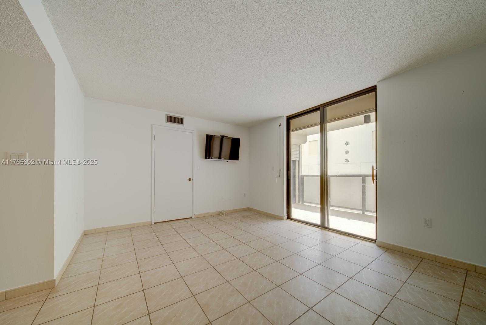 Small Image of 1623 COLLINS AVE #512, Miami Beach Number 25
