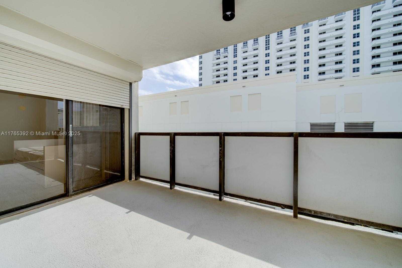 Small Image of 1623 COLLINS AVE #512, Miami Beach Number 27