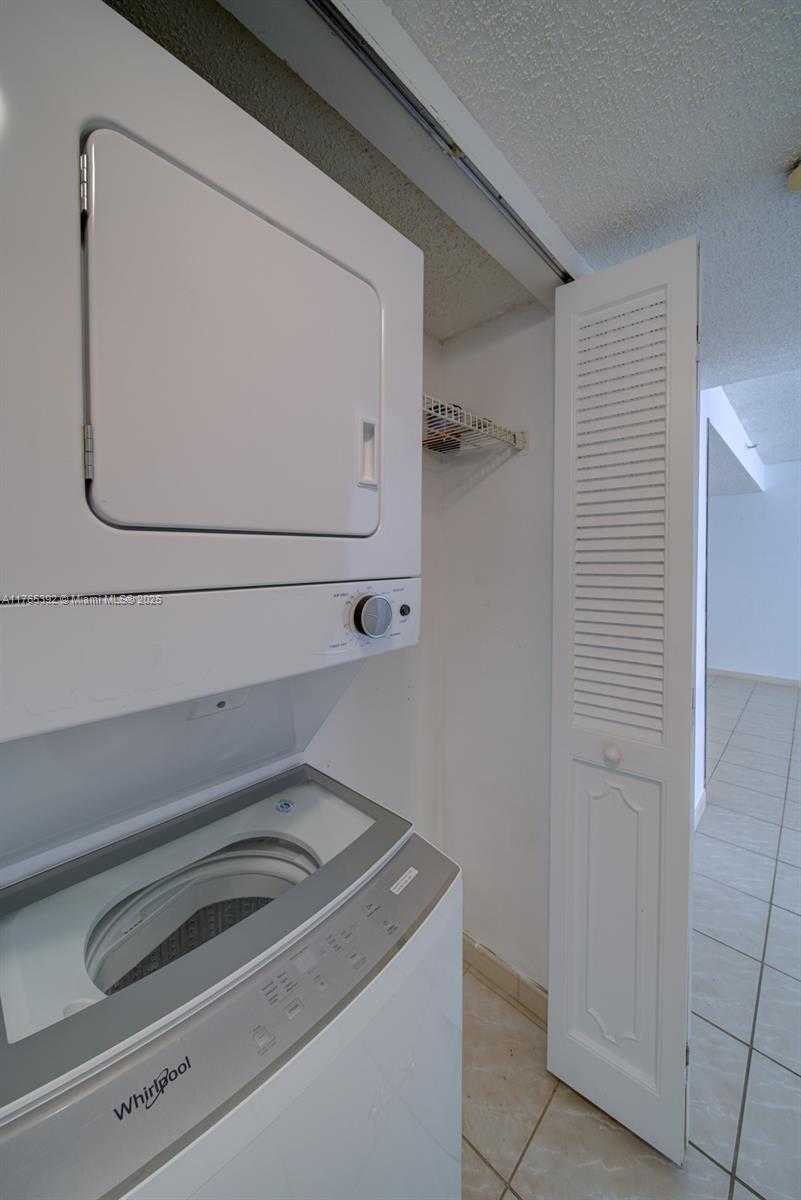 Small Image of 1623 COLLINS AVE #512, Miami Beach Number 29