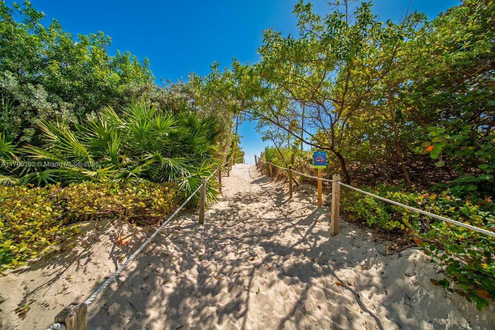 Small Image of 1623 COLLINS AVE #512, Miami Beach Number 35