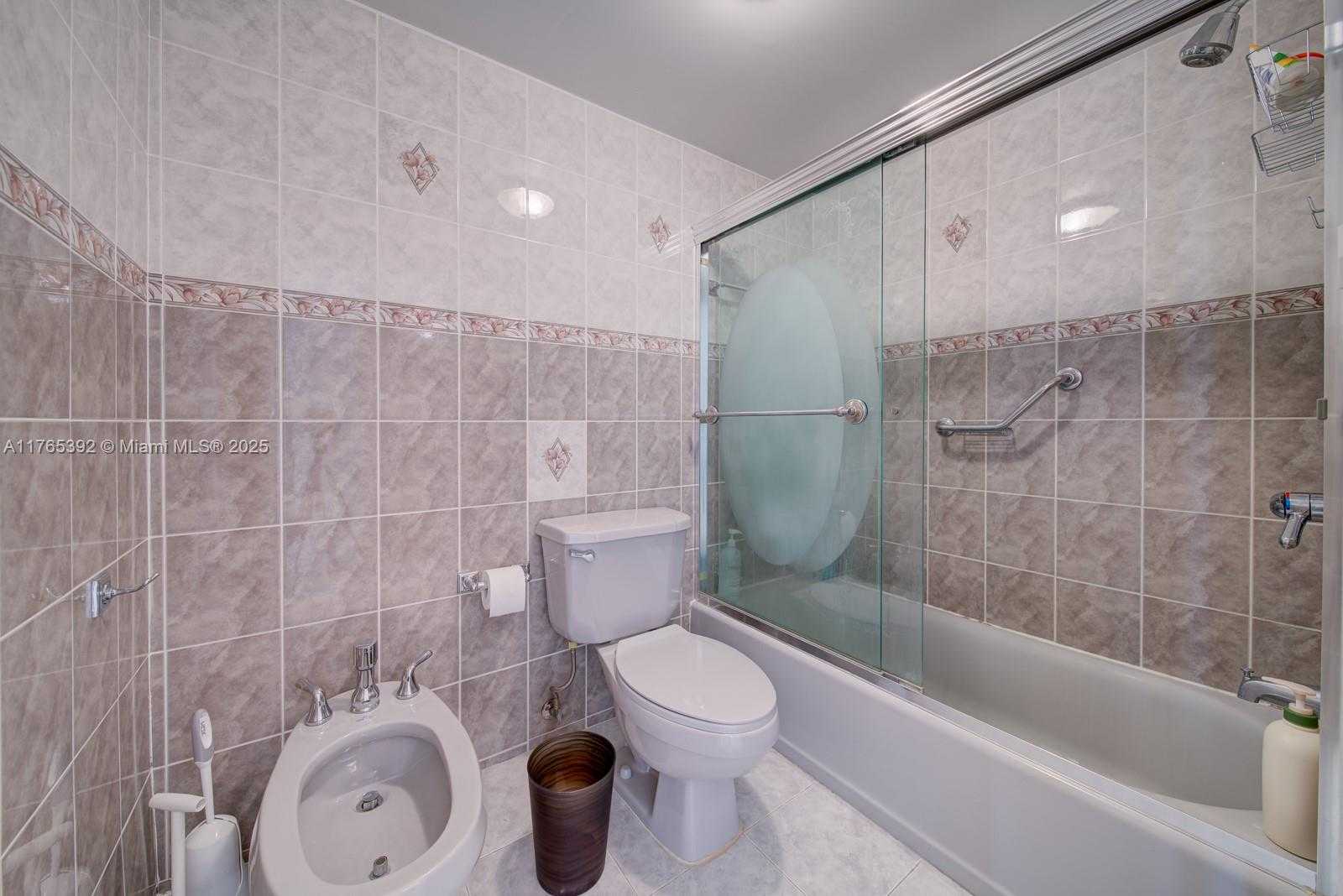 Small Image of 1623 COLLINS AVE #512, Miami Beach Number 7