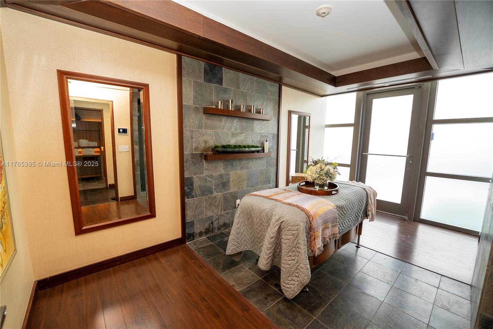 Small Image of 5875 COLLINS AVE #1603, Miami Beach Number 28