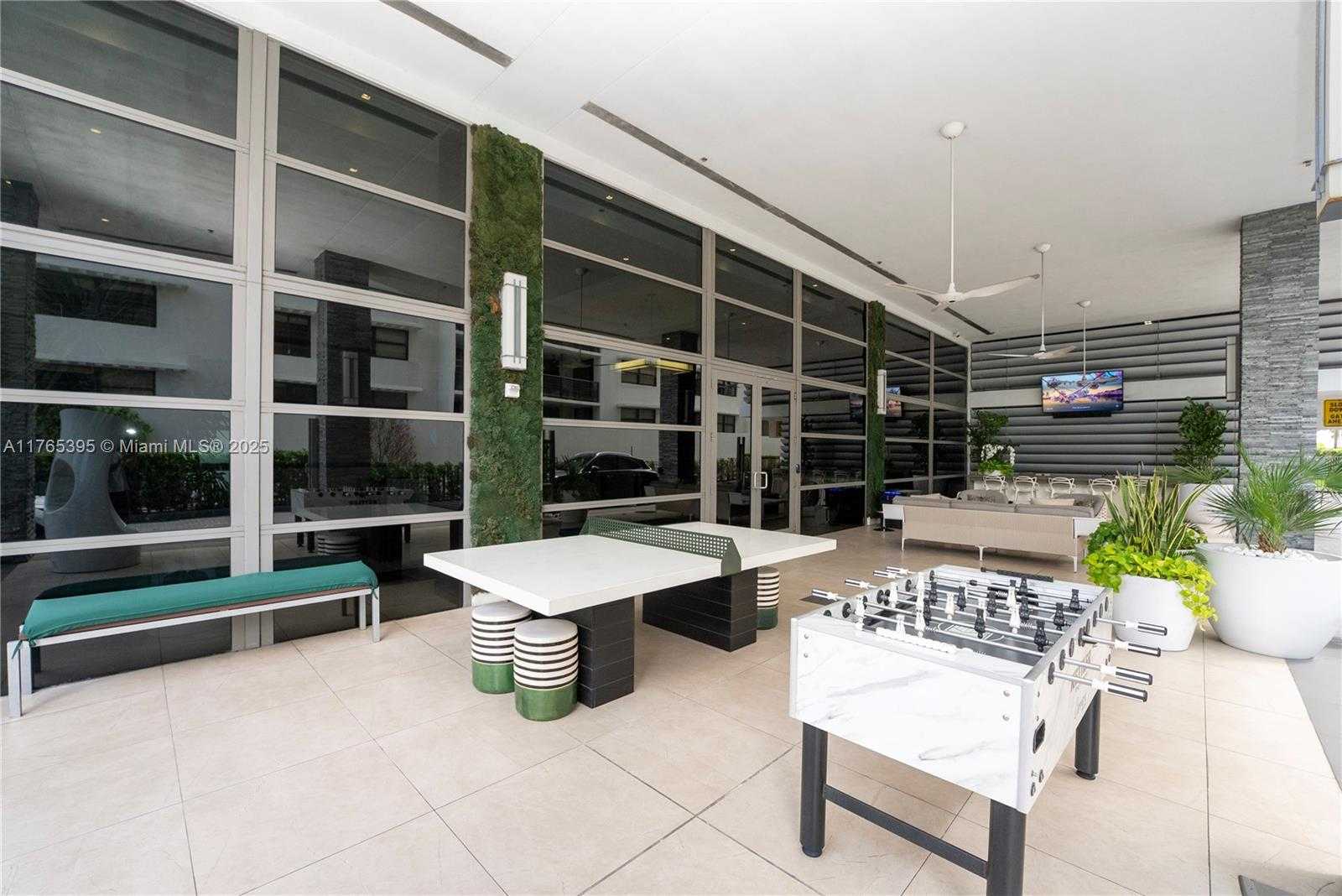 Small Image of 5875 COLLINS AVE #1603, Miami Beach Number 38