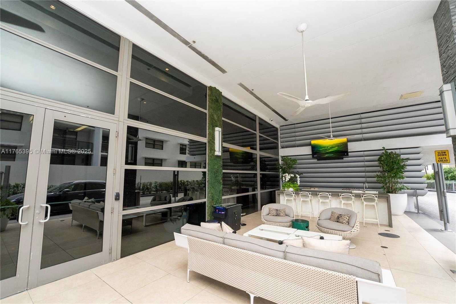 Small Image of 5875 COLLINS AVE #1603, Miami Beach Number 39