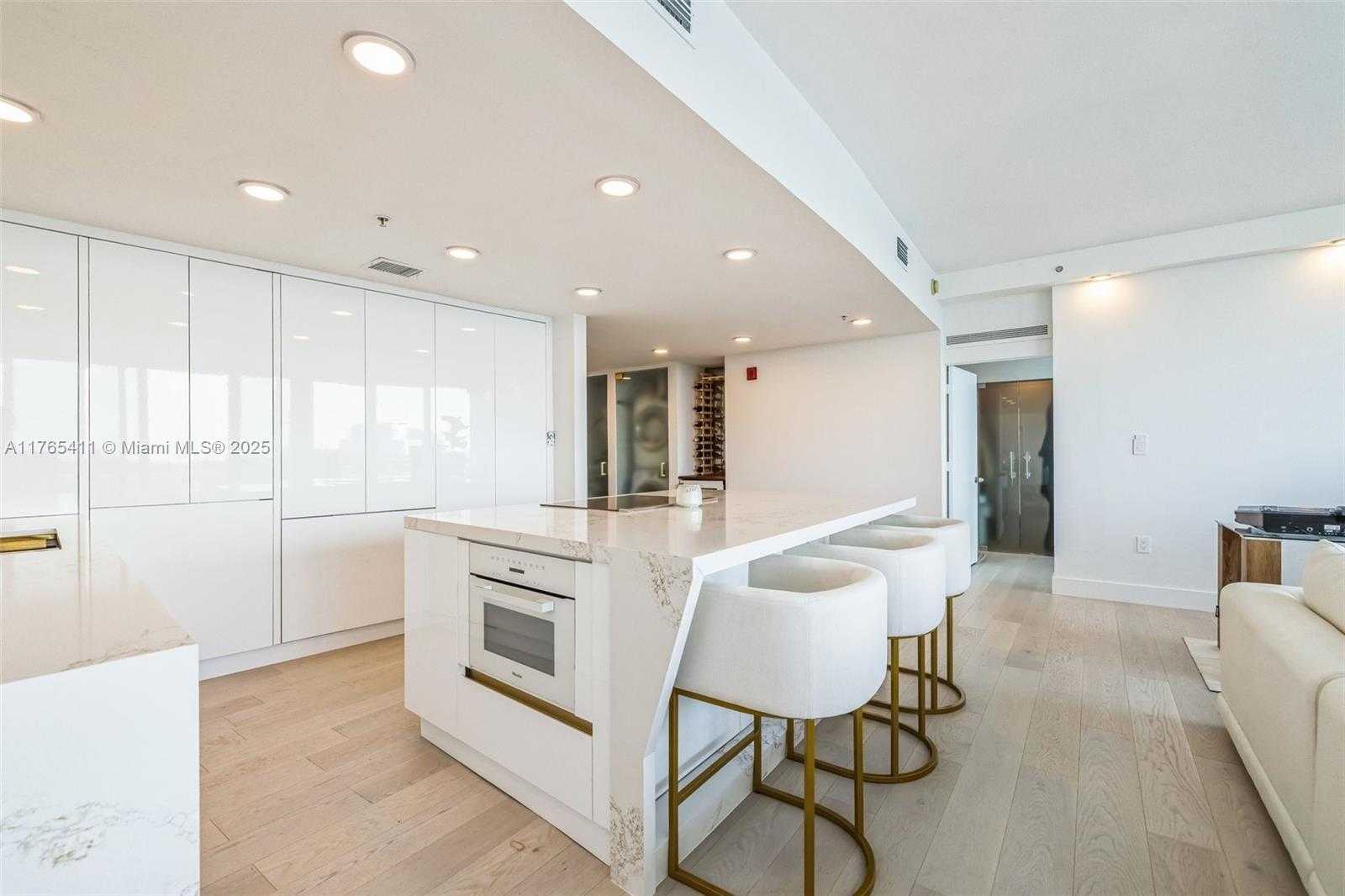 Small Image of 6580 INDIAN CREEK DR #603, Miami Beach Number 16