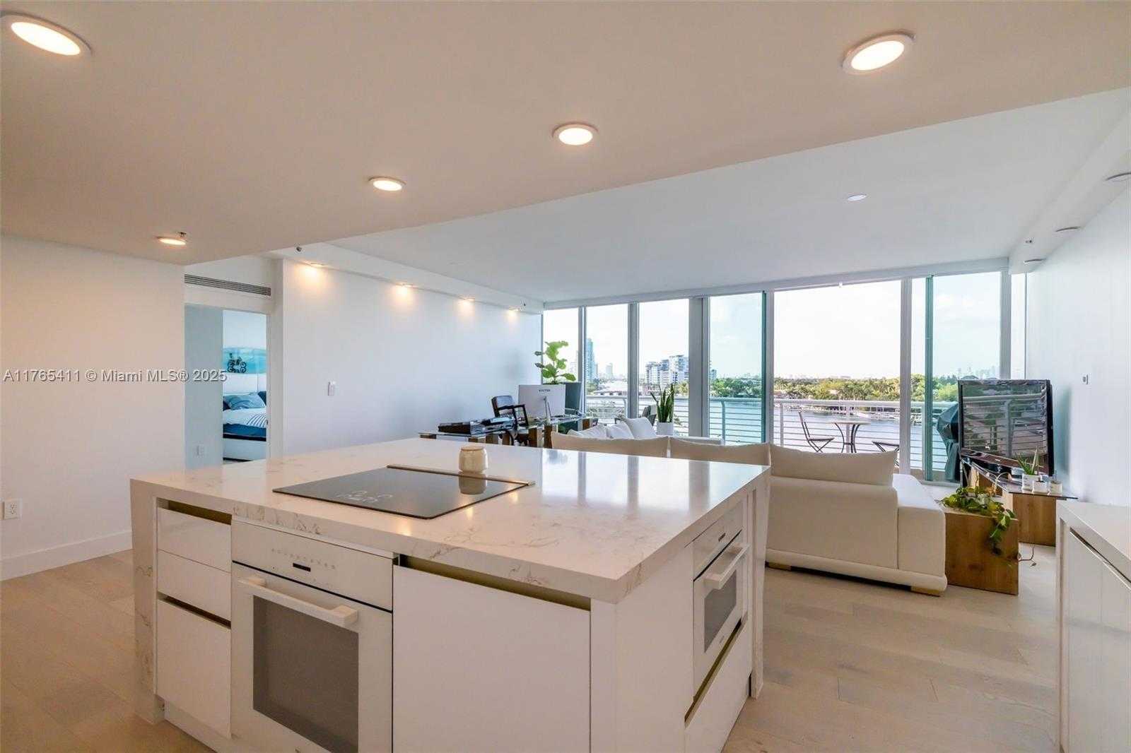 Small Image of 6580 INDIAN CREEK DR #603, Miami Beach Number 17