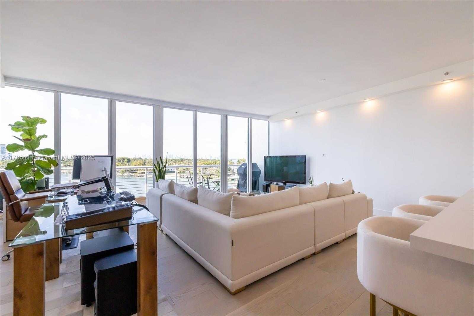 Small Image of 6580 INDIAN CREEK DR #603, Miami Beach Number 20
