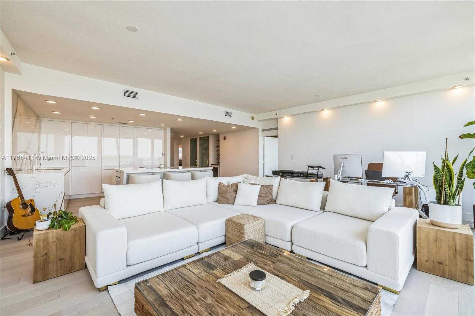 Small Image of 6580 INDIAN CREEK DR #603, Miami Beach Number 21