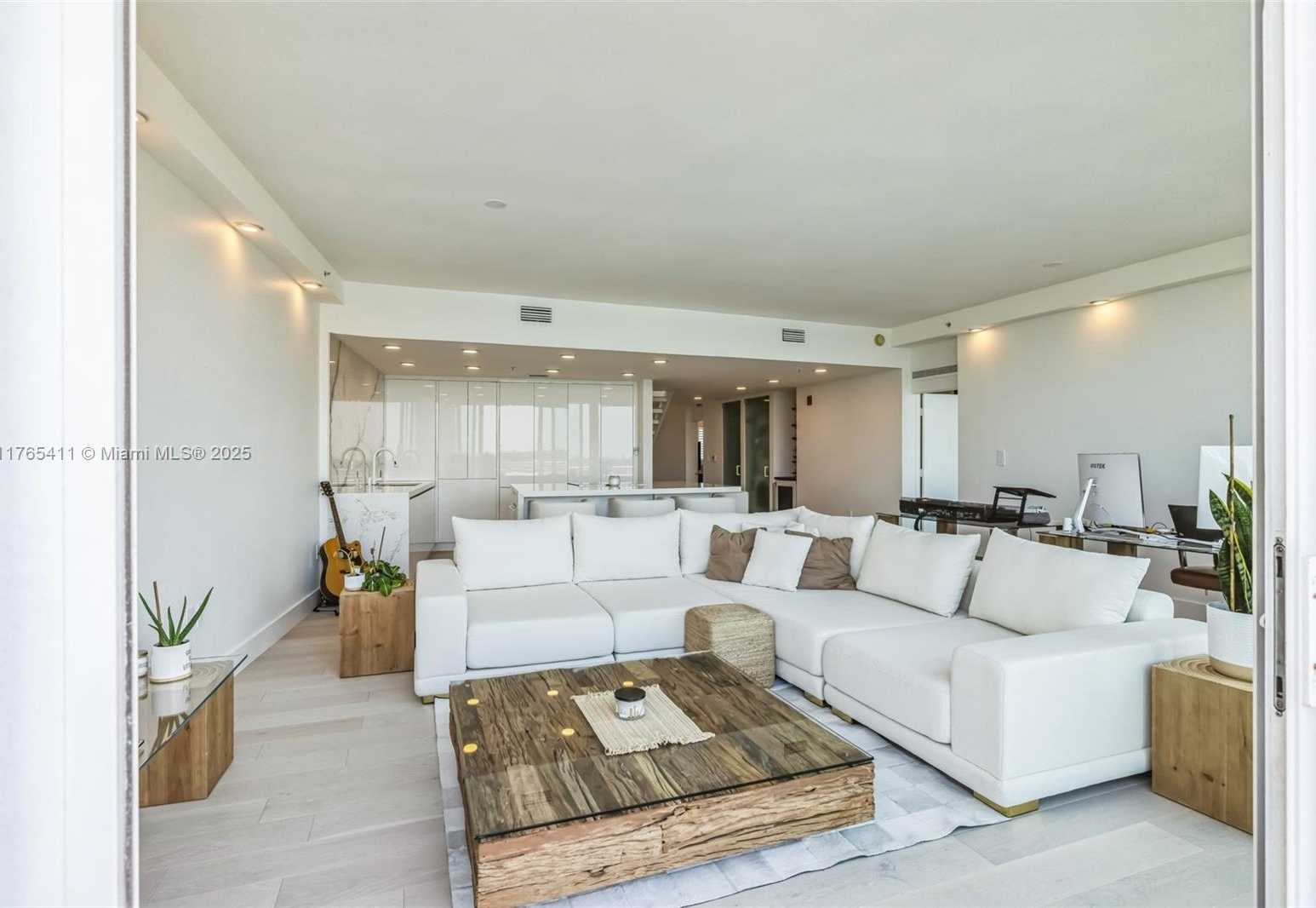 Small Image of 6580 INDIAN CREEK DR #603, Miami Beach Number 24