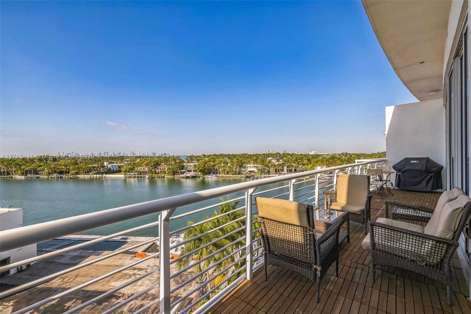 Small Image of 6580 INDIAN CREEK DR #603, Miami Beach Number 4