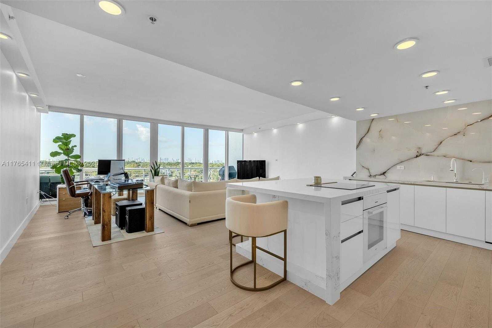 Small Image of 6580 INDIAN CREEK DR #603, Miami Beach Number 43