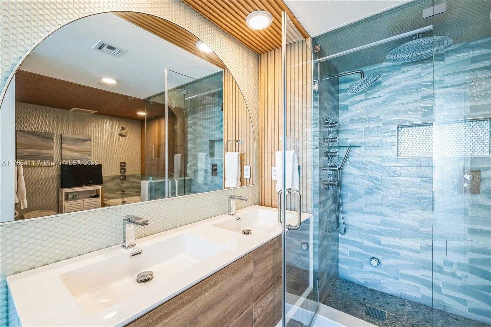 Small Image of 6580 INDIAN CREEK DR #603, Miami Beach Number 7