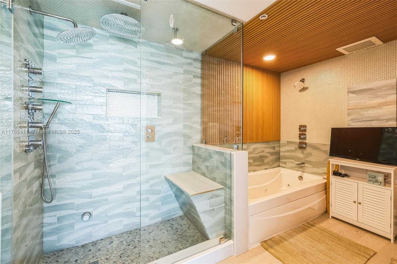 Small Image of 6580 INDIAN CREEK DR #603, Miami Beach Number 8